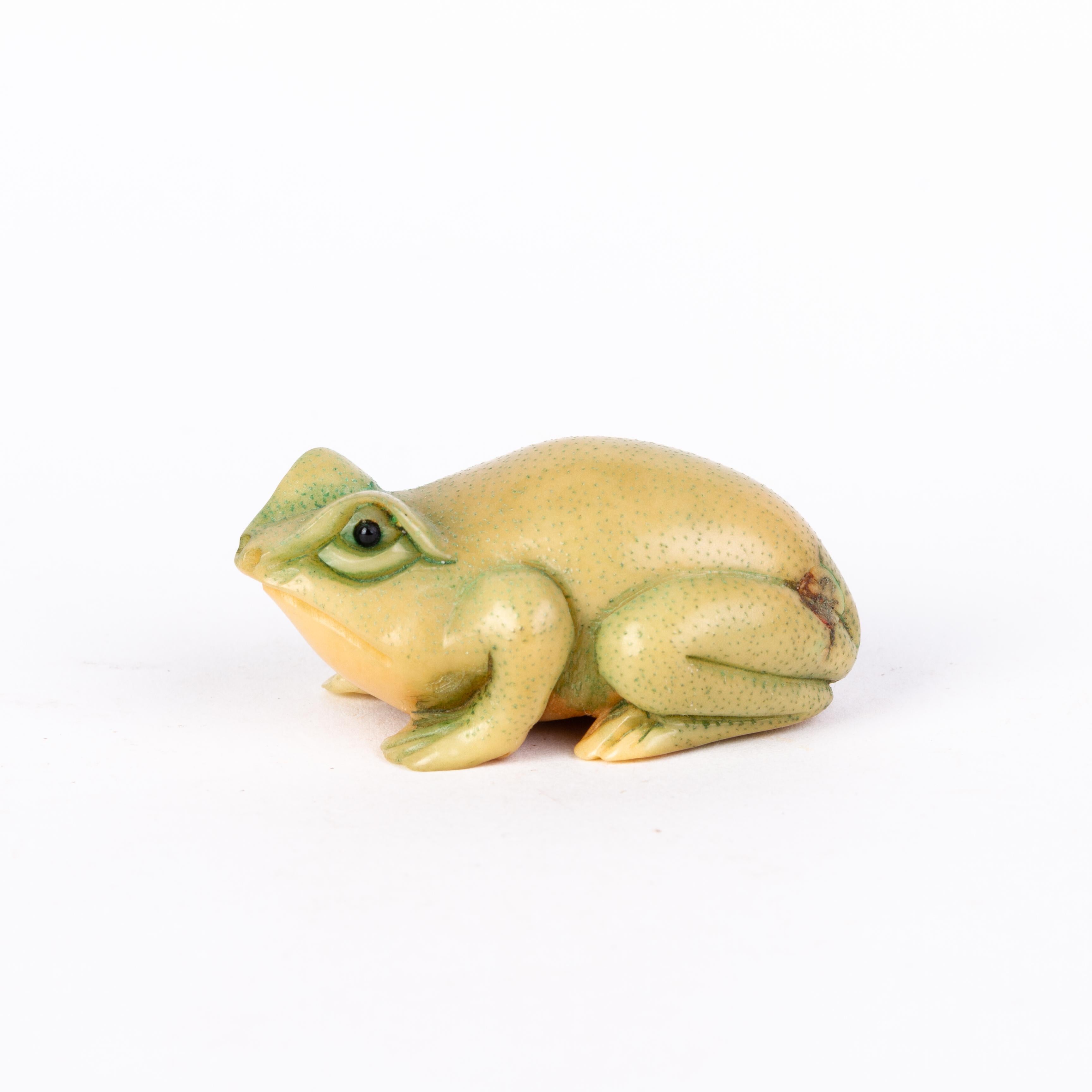netsuke frog