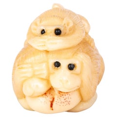 Signierte japanische geschnitzte Tagua Nussbaum-Affen Netsuke Inro Ojime