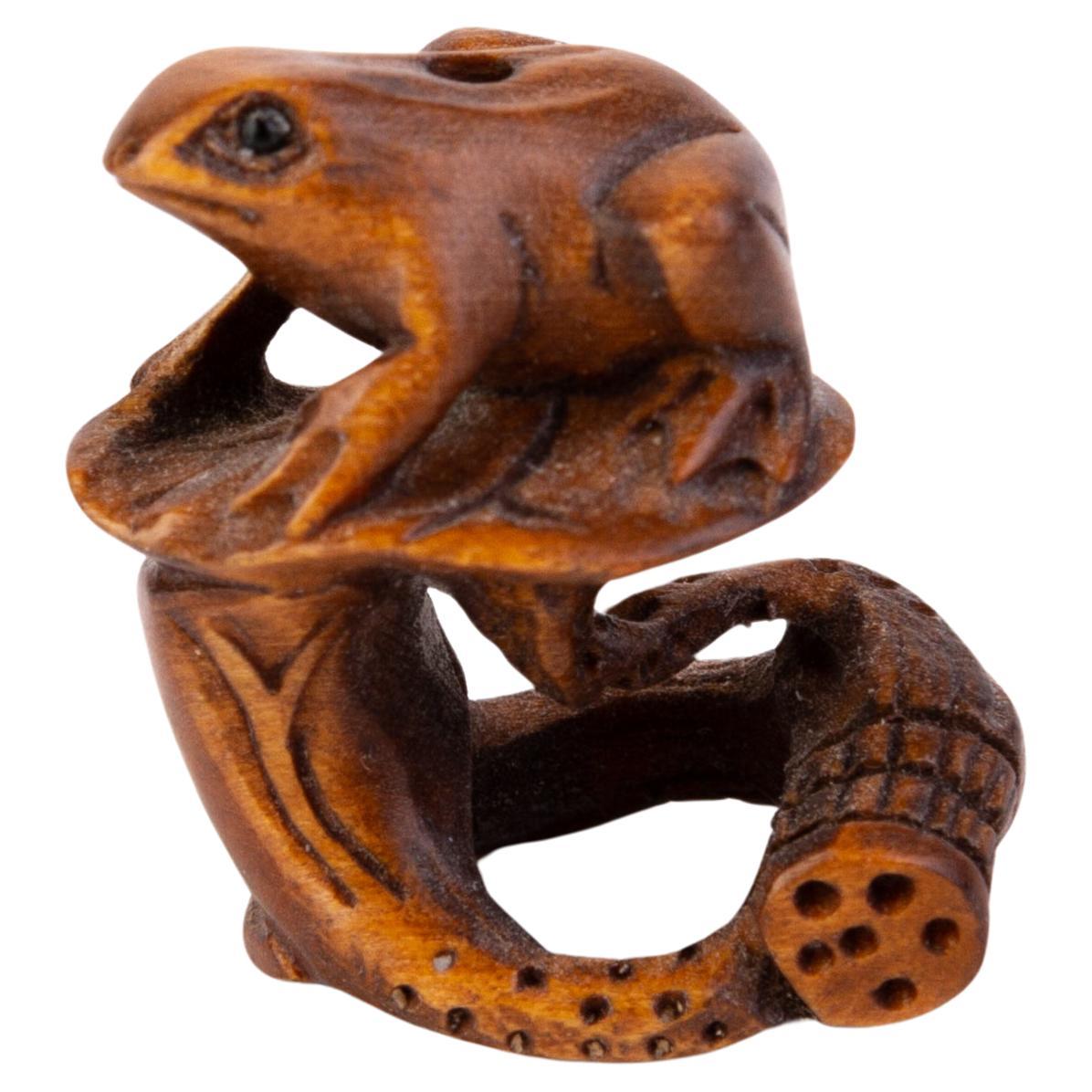 Signed Japanese Carved Wood Netsuke Inro Frog
