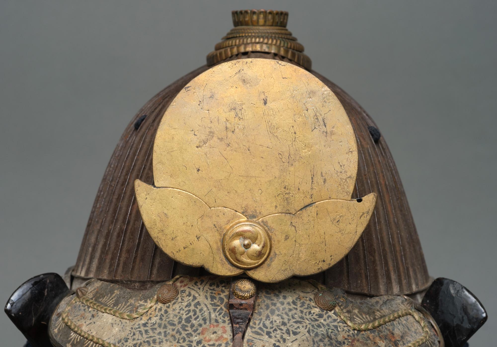 Hand-Crafted Signed Japanese Edo suji’bachi kabuto (helmet) with a moon & cloud maedate For Sale