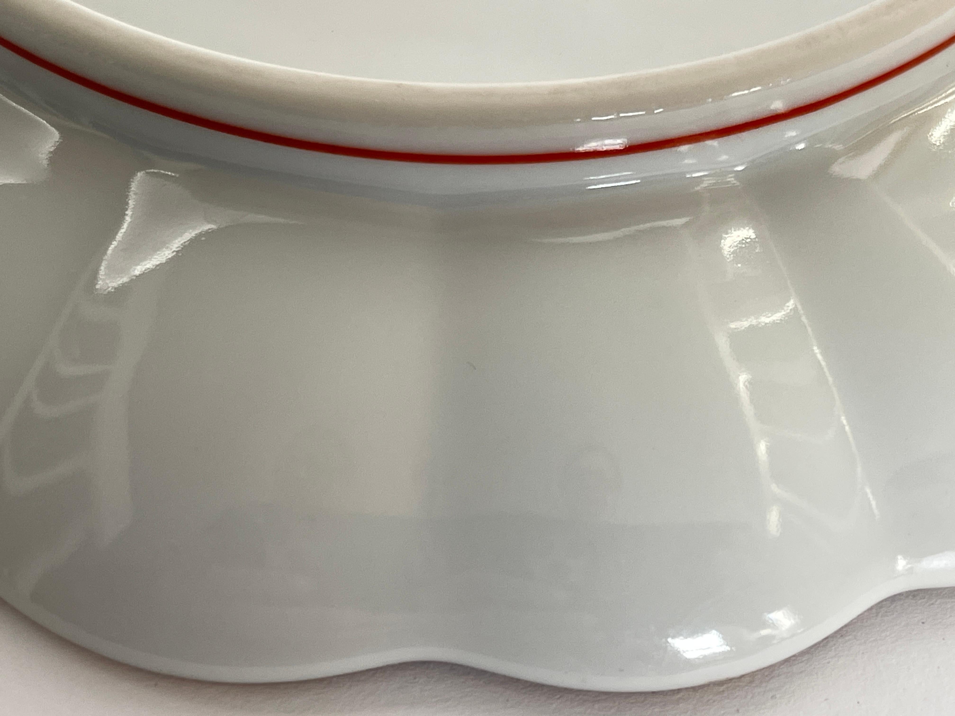 Signed Japanese Imari Scalloped Plate with Floral Design For Sale 4