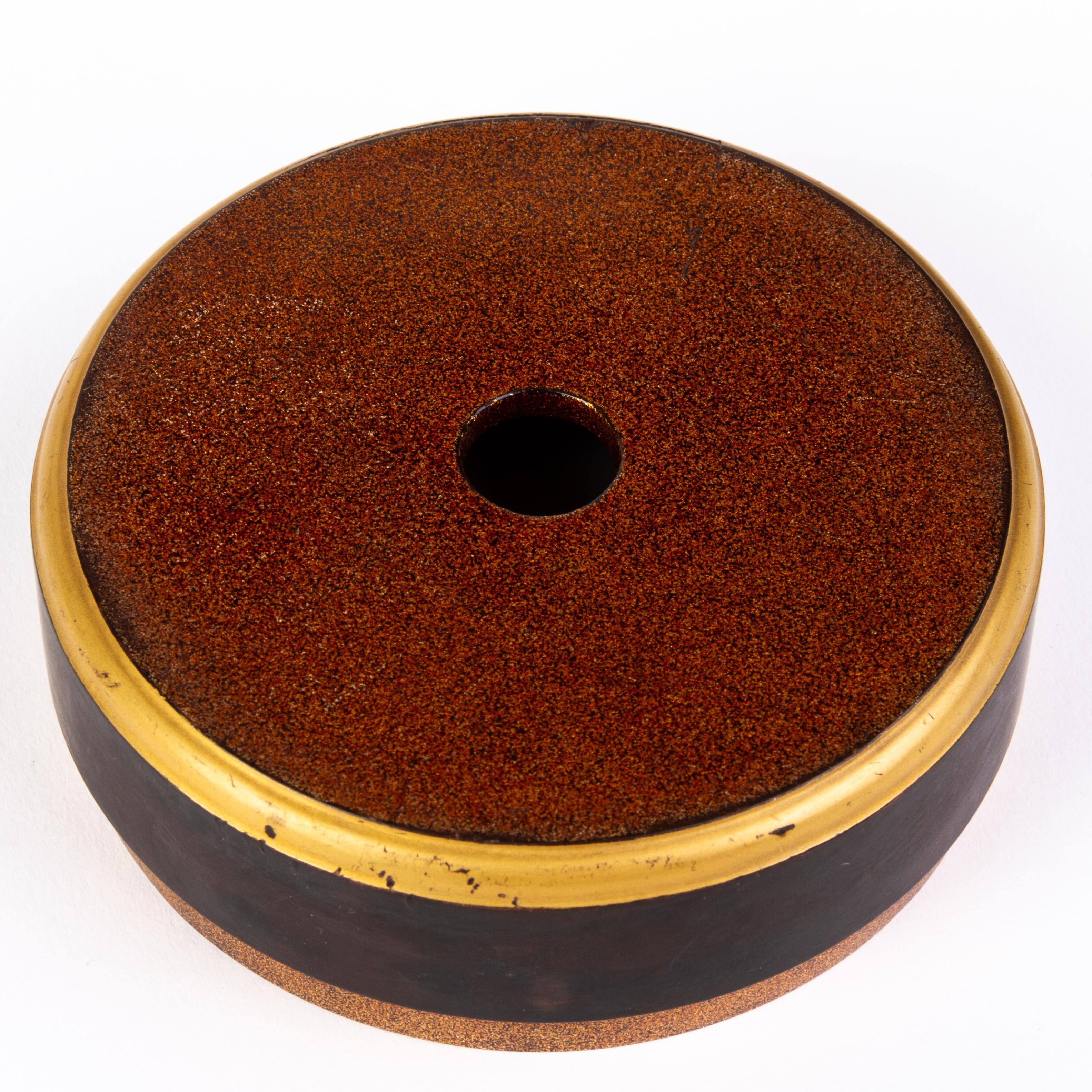 Signed Japanese Lacquered Circular Box Meiji For Sale 2