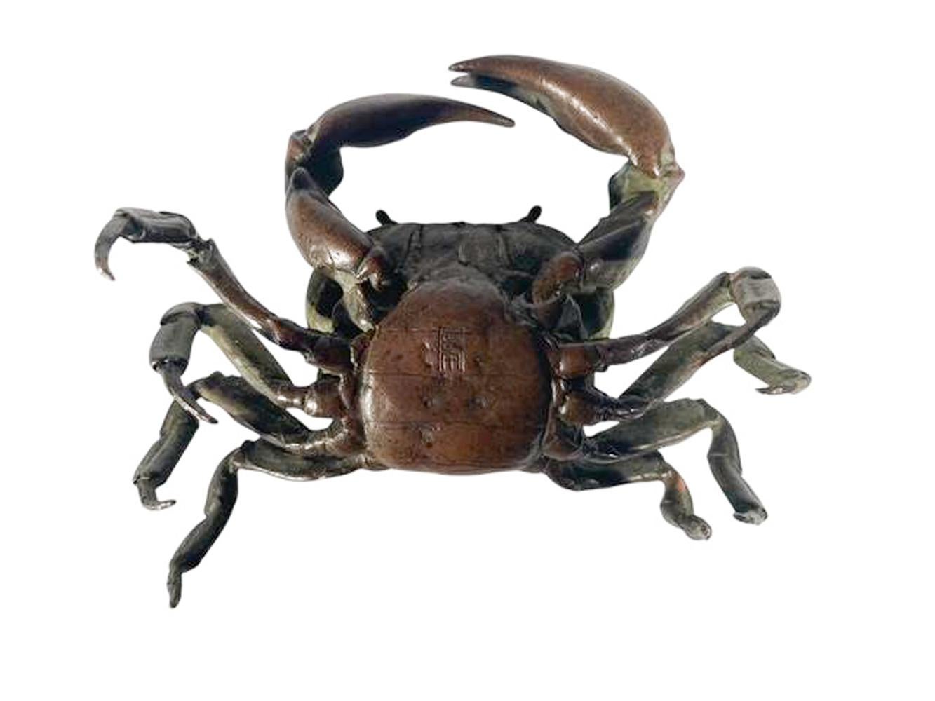 Japonais Okimono en bronze signé de la période Meiji, crabe (D) en vente