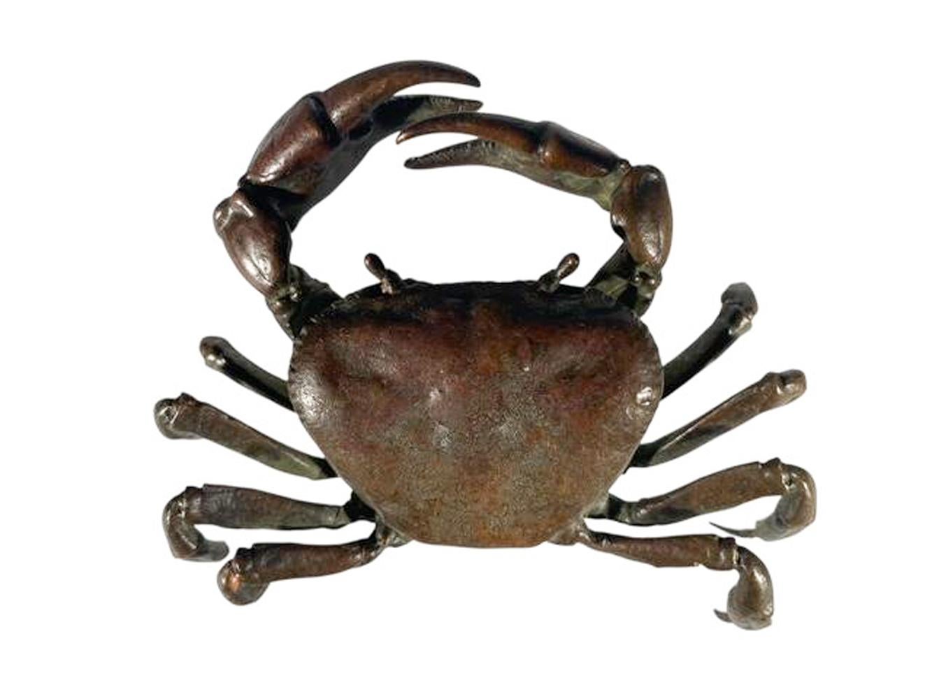 Okimono en bronze signé de la période Meiji, crabe (D) Bon état - En vente à Chapel Hill, NC