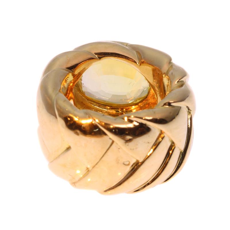 JAR 10.50 Carat Yellow Sapphire and 18 Karat Gold Ring 7