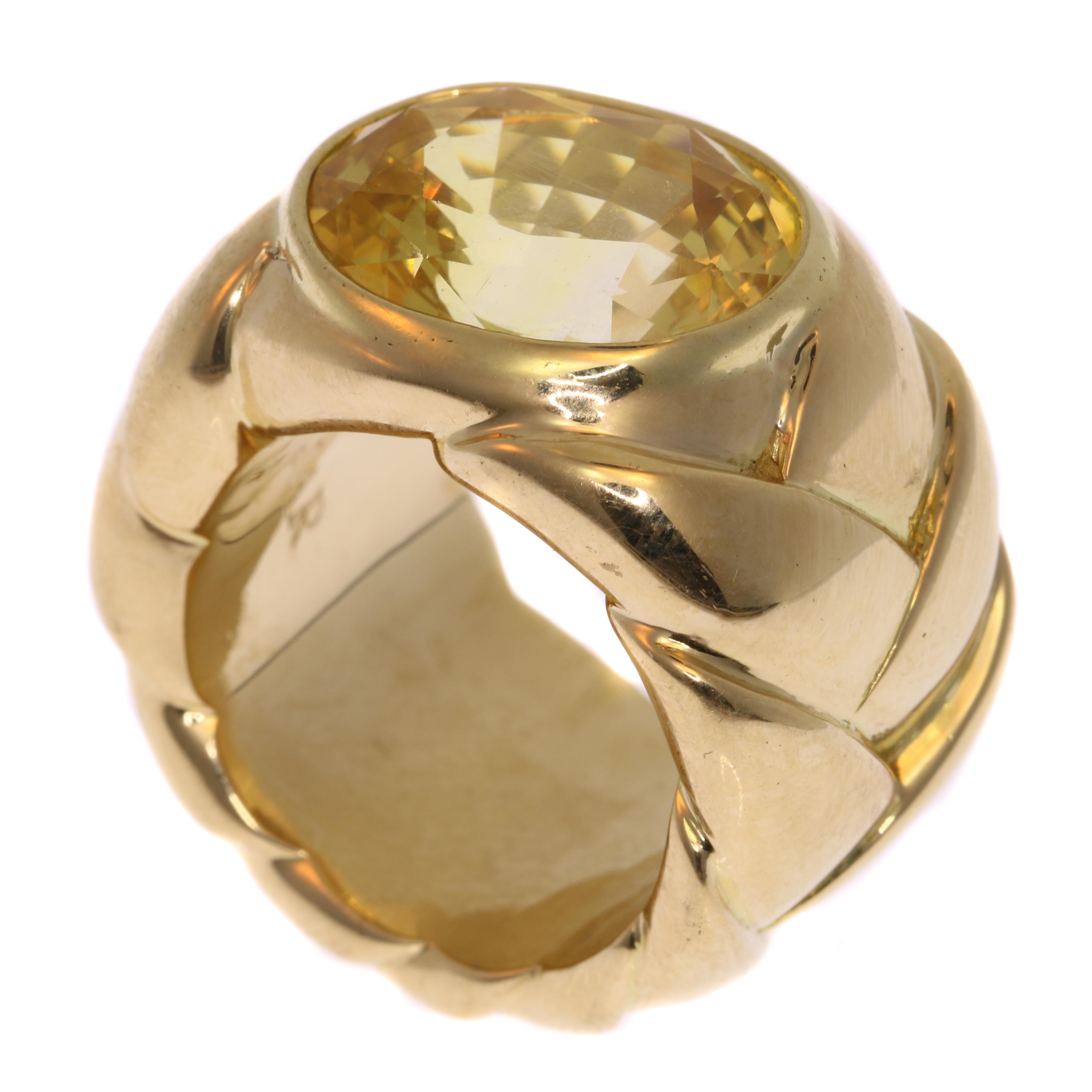 JAR 10.50 Carat Yellow Sapphire and 18 Karat Gold Ring
