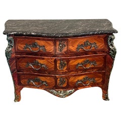 Commodes and Chests of Drawers