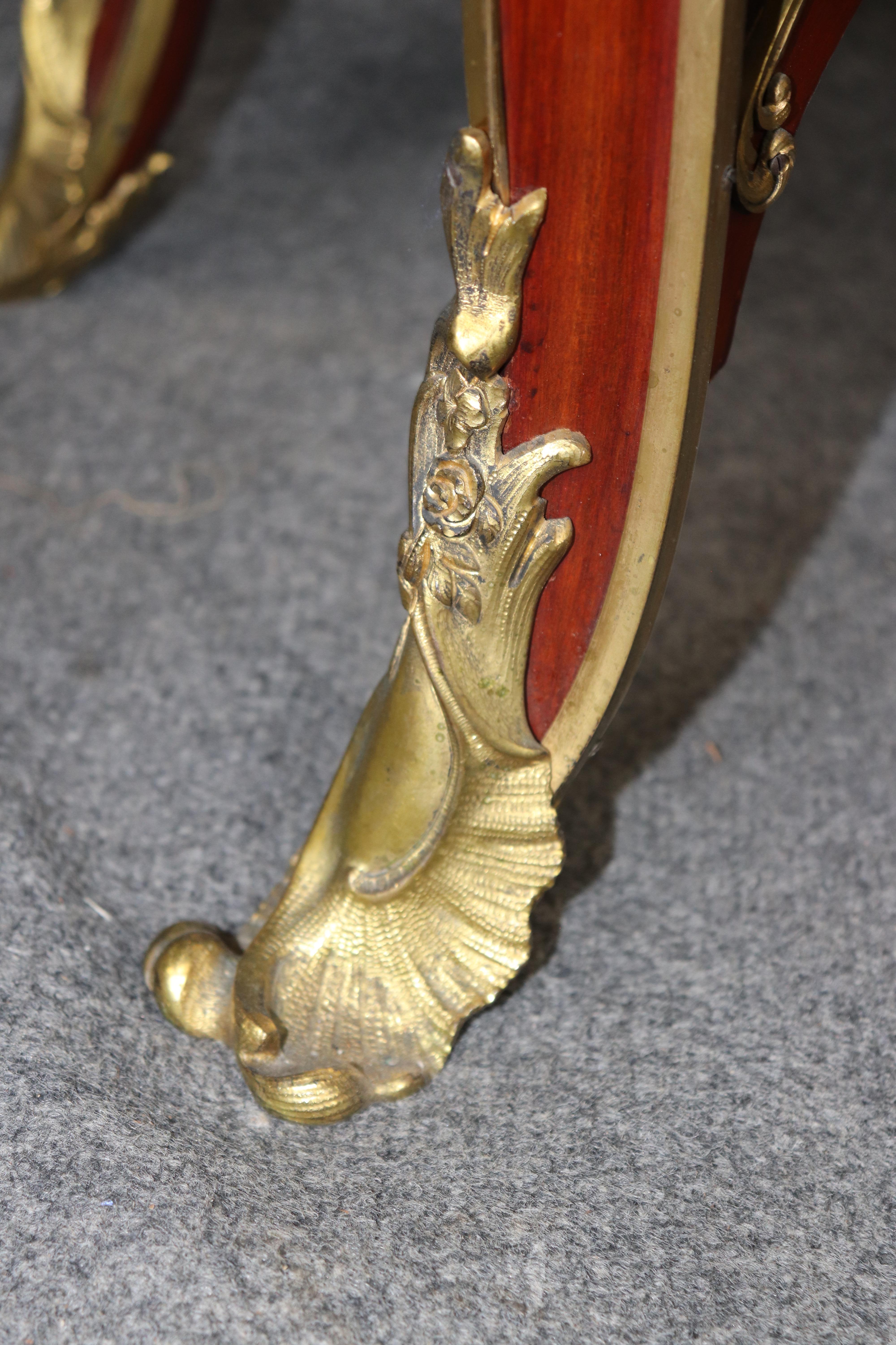 Firmato J. Groschkus Abalone e Madreperla Figurale in bronzo con arco in vetro in vendita 6