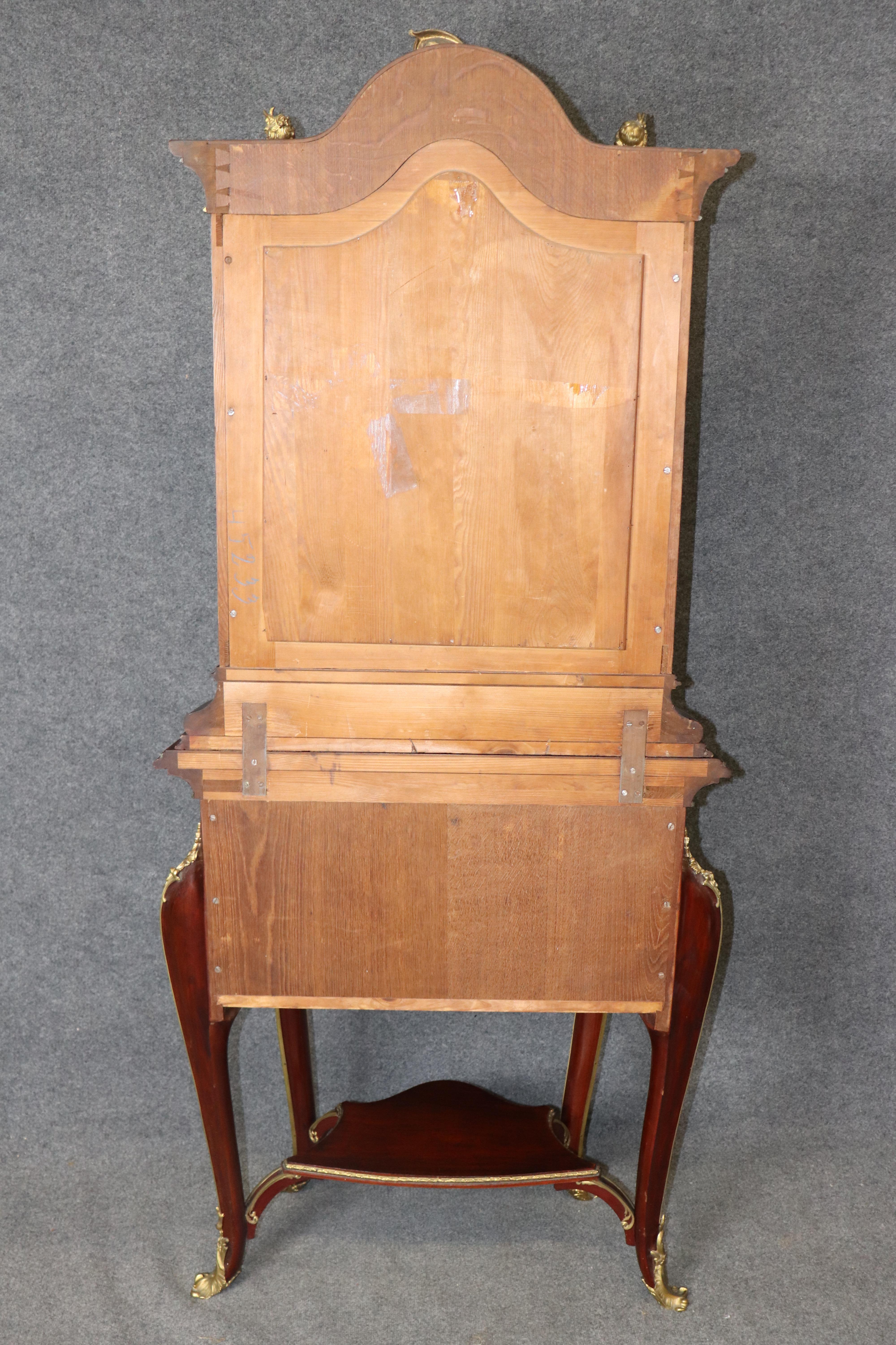 Firmato J. Groschkus Abalone e Madreperla Figurale in bronzo con arco in vetro in vendita 13