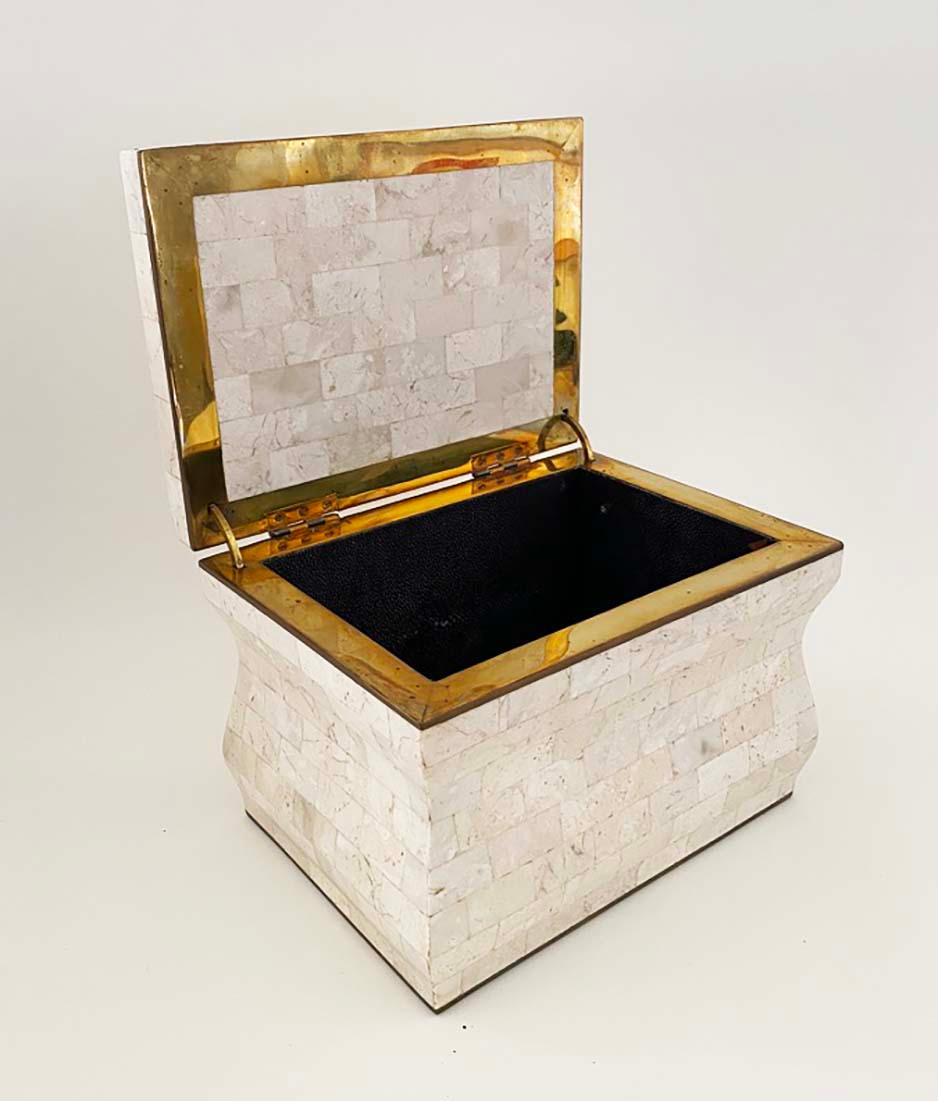 Caja de piedra teselada firmada por Karl Springer con interior de piel de zapa Estadounidense en venta