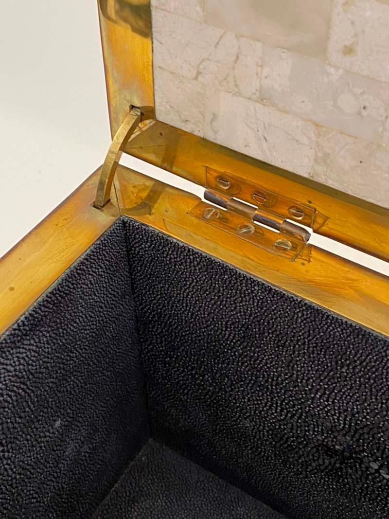 Caja de piedra teselada firmada por Karl Springer con interior de piel de zapa finales del siglo XX en venta