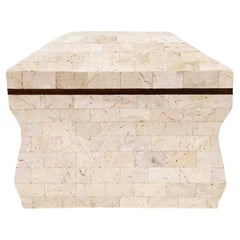 Caja de piedra teselada firmada por Karl Springer con interior de piel de zapa