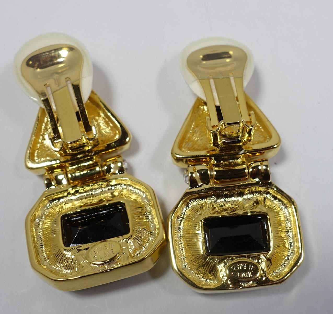 Kenneth Jay Lane Signed Black and Clear Rhinestone Earrings In Excellent Condition For Sale In New York, NY