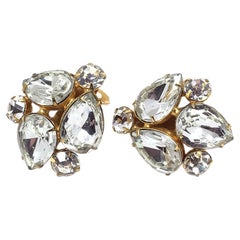 Pendientes de clip con brillantitos transparentes firmados por KJL