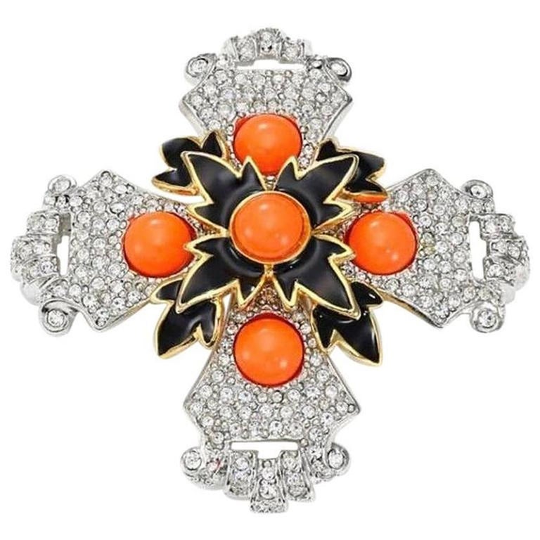Signed KJL Kenneth Jay Lane MALTESE CROSS Pin Brooch Pendant Estate Find In Excellent Condition For Sale In Montreal, QC