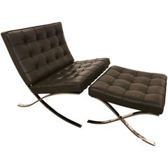 Chaise signée Knoll Barcelona en cuir brun olive & Ottoman Mies van der Rohe