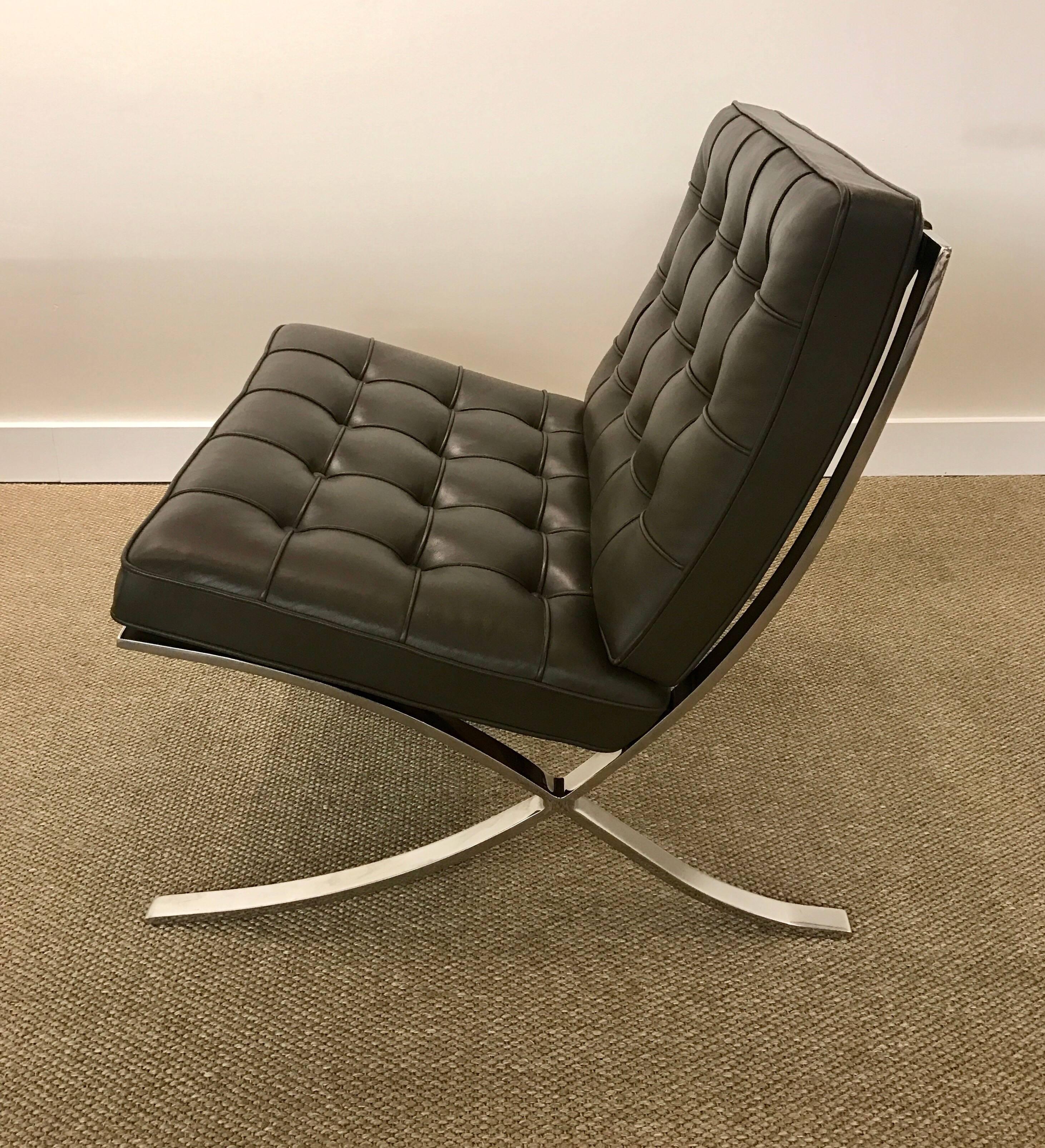 Stainless Steel Signed Knoll Barcelona Rare Olive Brown Leather Chair Ludwig Mies van der Rohe