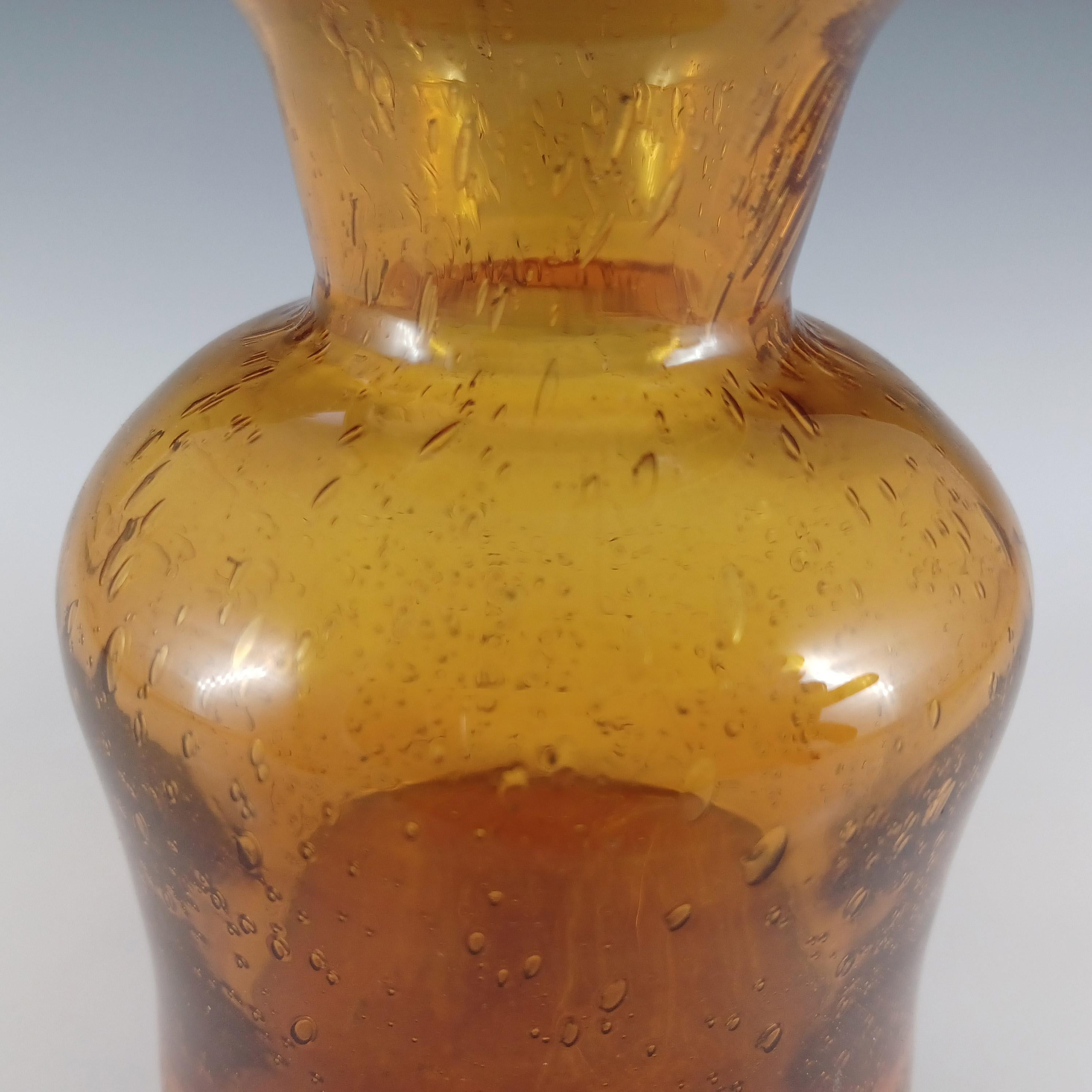 Jarrón de cristal ámbar burbujeante Kosta Boda FIRMADO Erik Hoglund #H832 mediados del siglo XX en venta