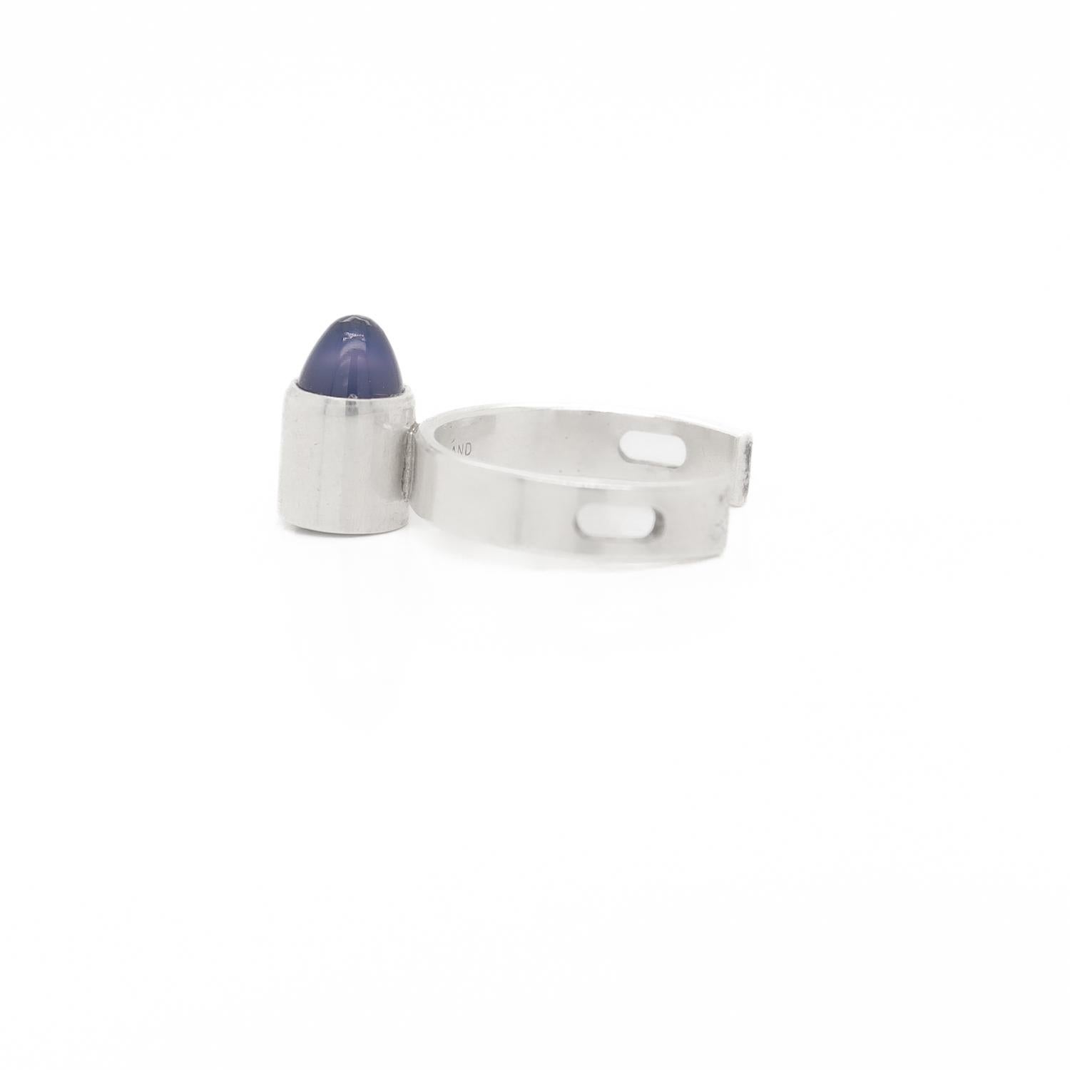 Signed Kupittan Kulta Finnish Modern Sterling Silver & Chalcedony Cabochon Ring For Sale 1