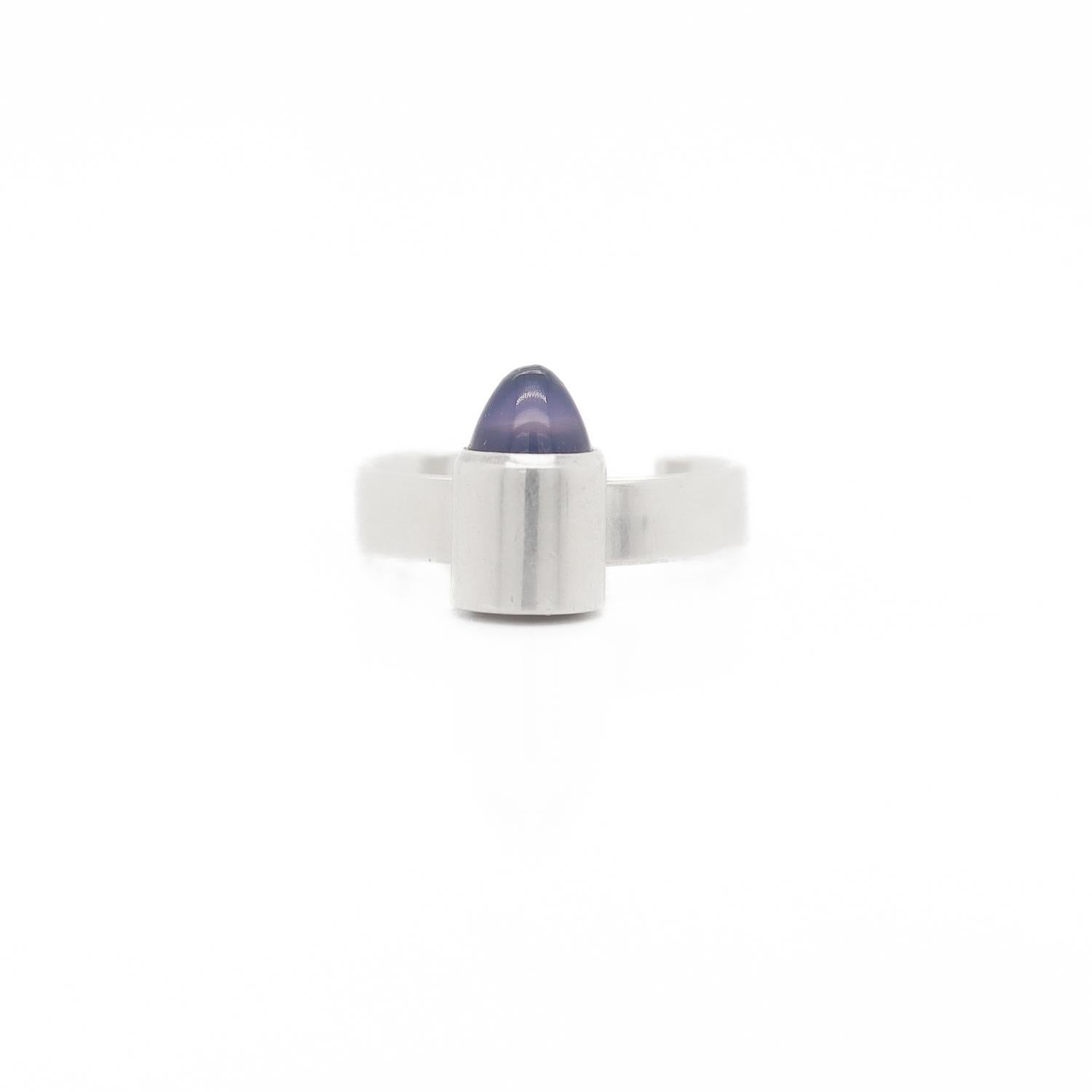 Signed Kupittan Kulta Finnish Modern Sterling Silver & Chalcedony Cabochon Ring For Sale 5