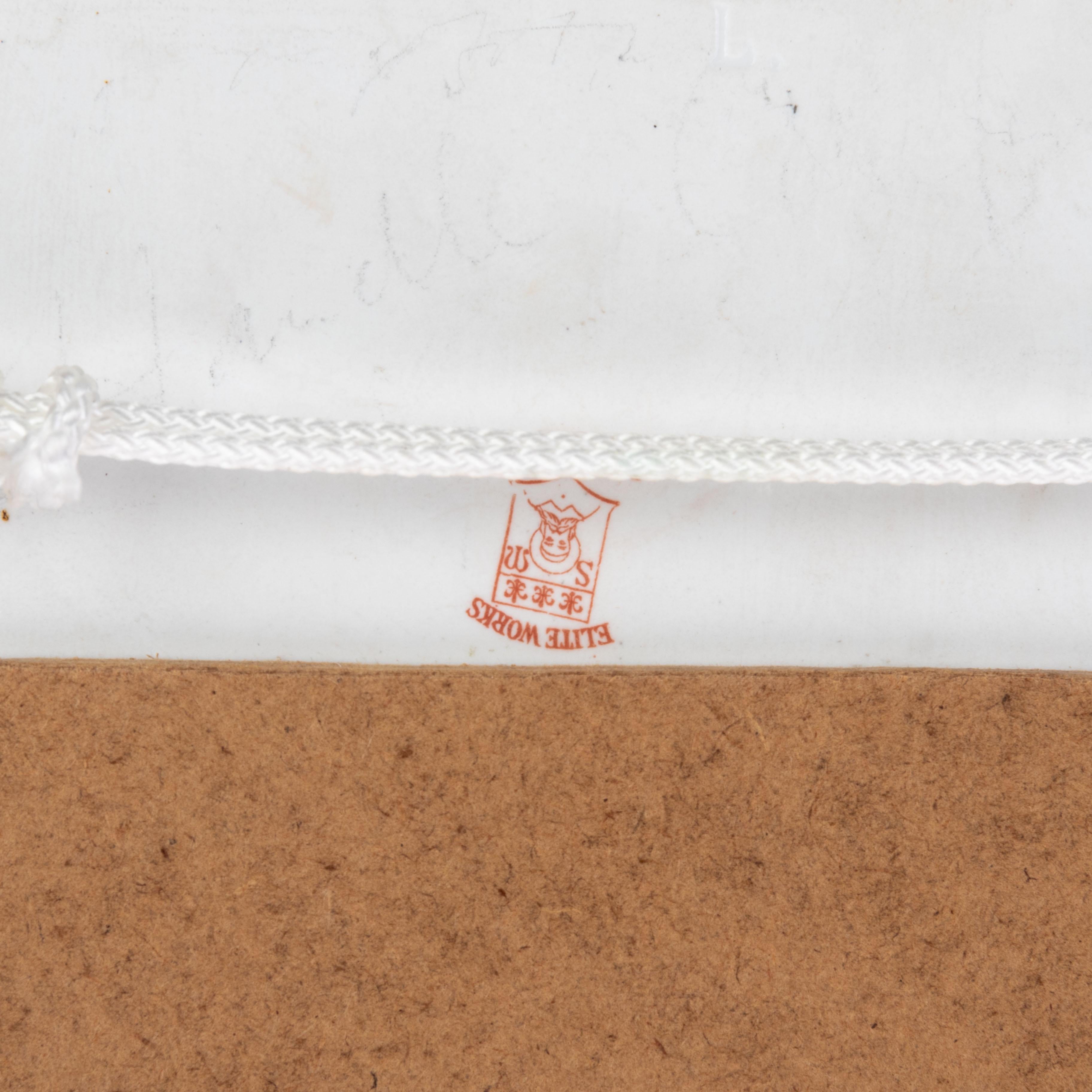 Signierte L. Davies New Yorker Porträtplakette aus feinem Porzellan in der Art von Angelo Asti, signiert (20. Jahrhundert) im Angebot