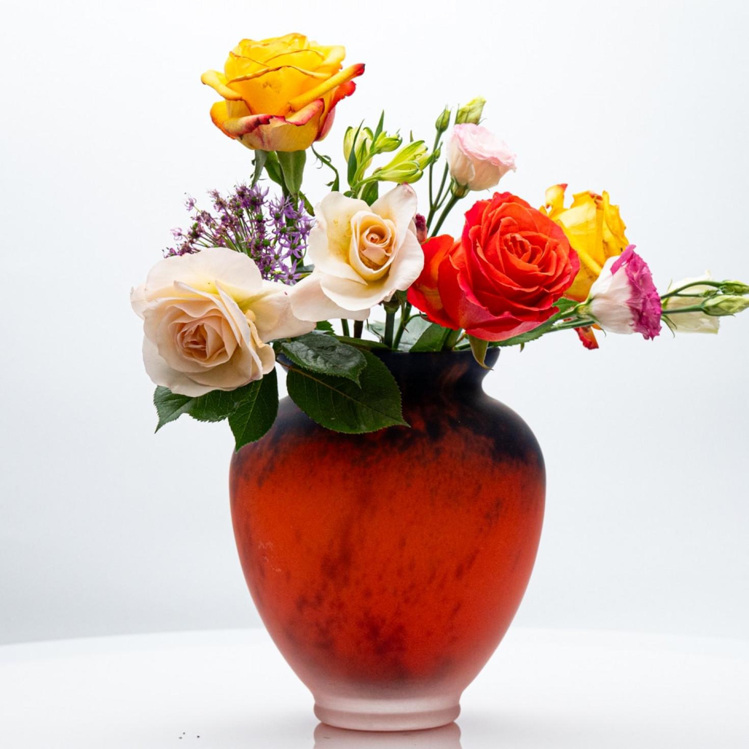 Art nouveau Vase en verre marbré émaillé, signé La Rochère et gravé à l'acide, 1920 en vente