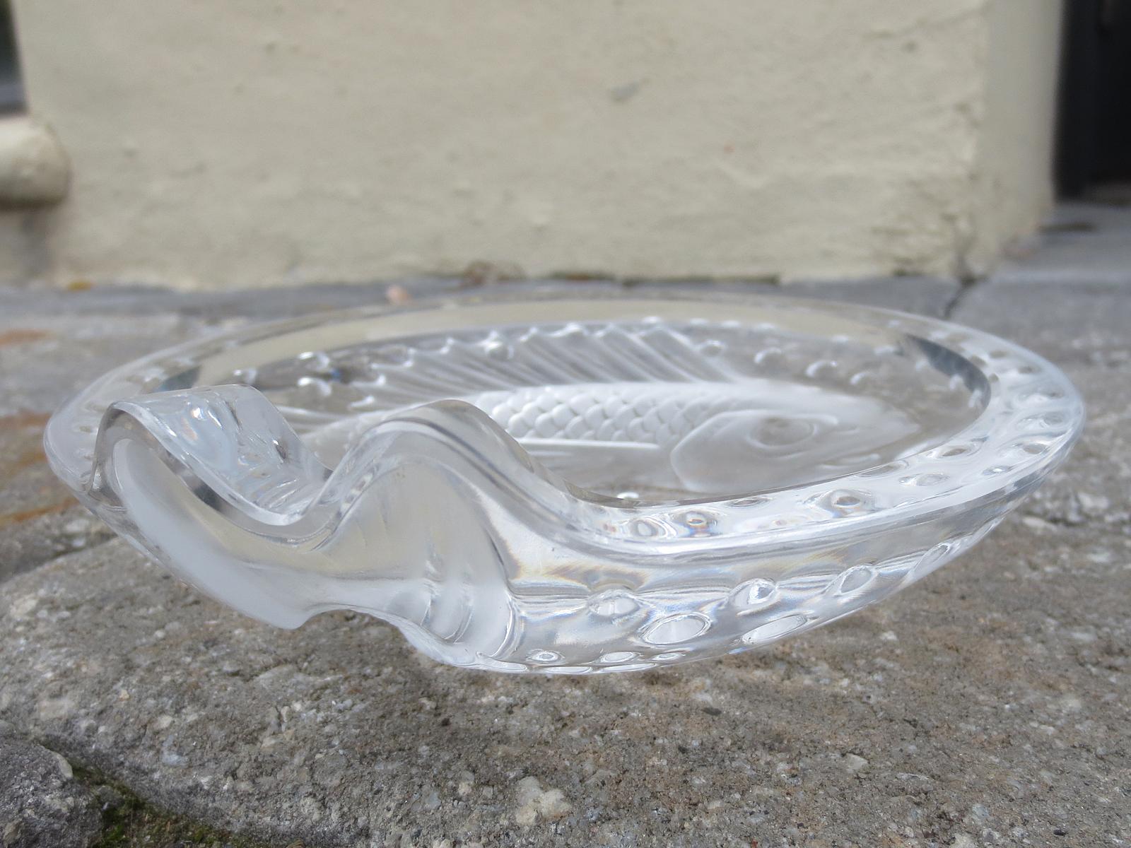 Signed Lalique French Art Glass Fish Dish, Early 20th Century 8