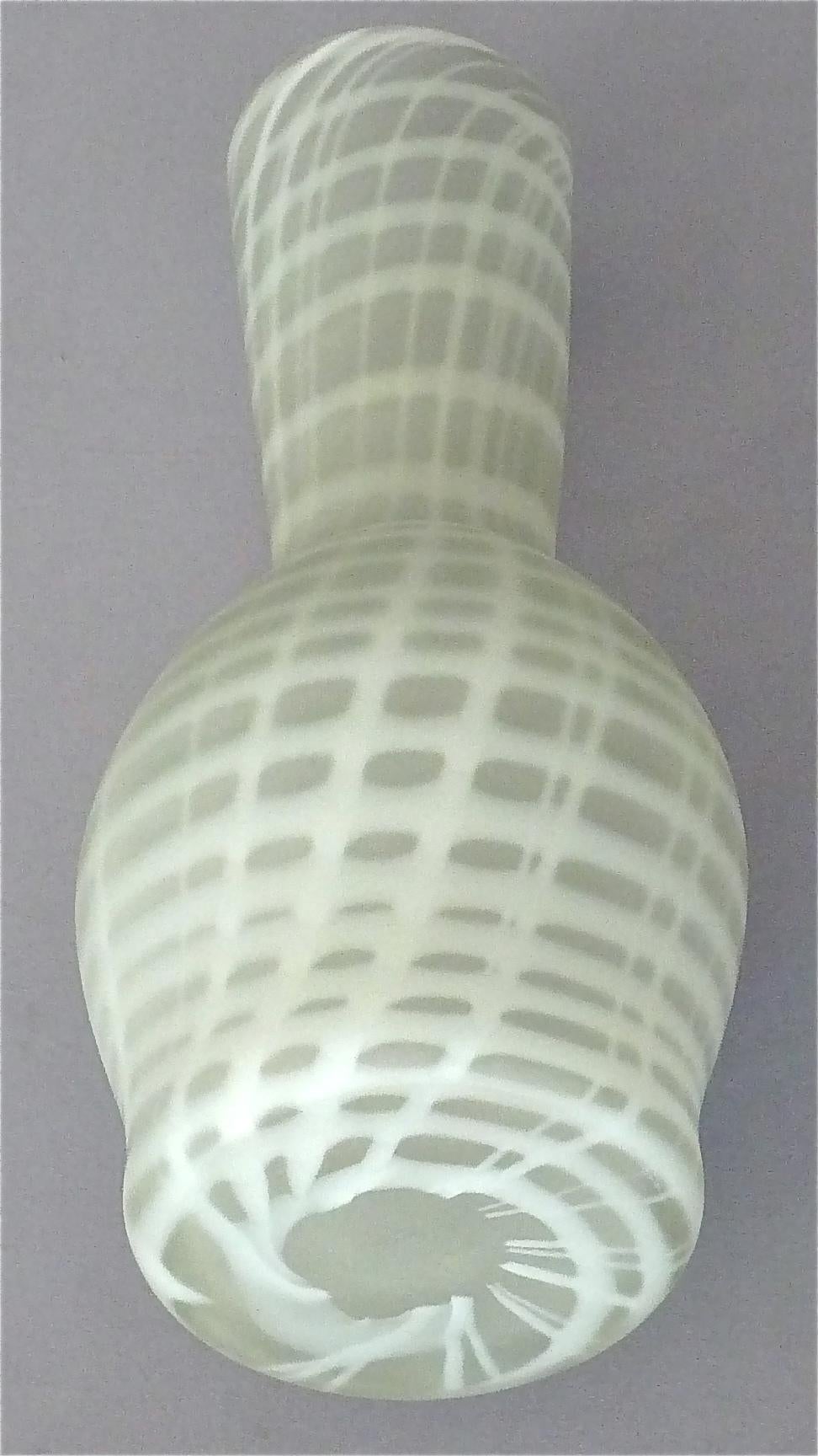 Signed Large Giuliano Tosi Art Glass Vase Satin White Stripes, Italy, 1970s For Sale 1