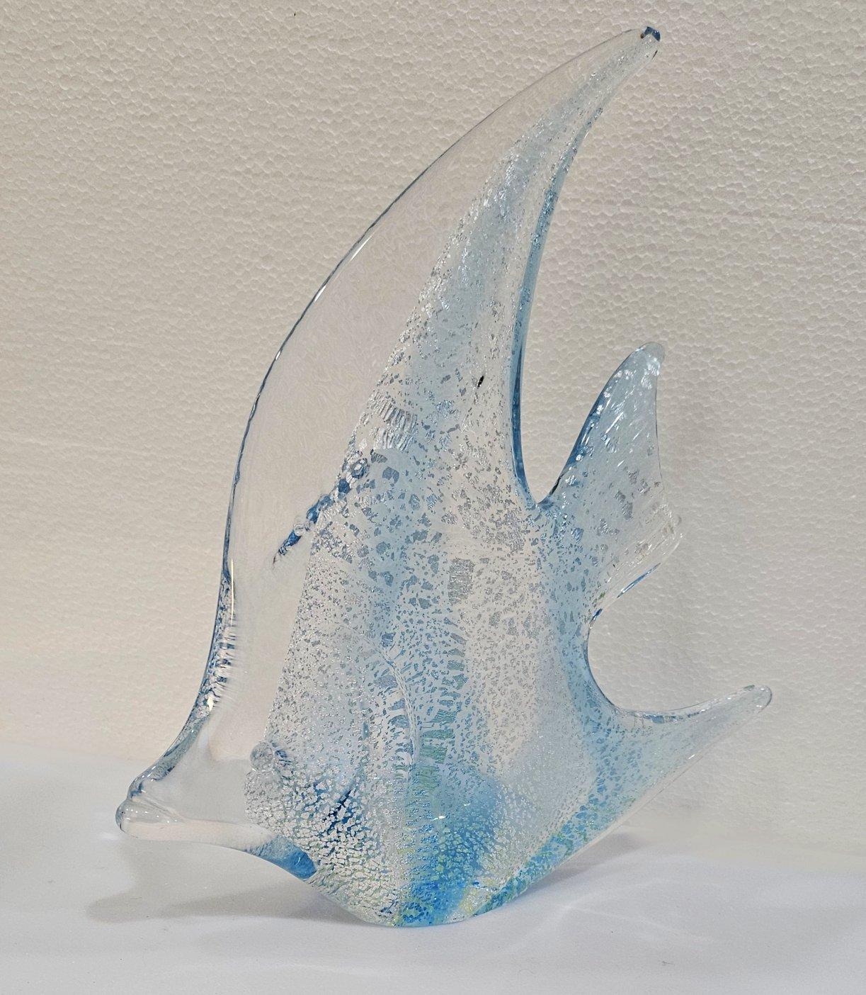 Mid-Century moderno Scultura di pesce in vetro soffiato con infusione di foglie d'argento, Josef Marcolin, firmata, dieci pollici. in vendita