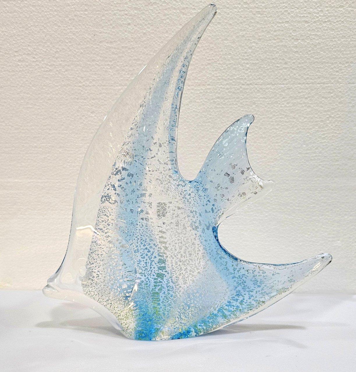 Scultura di pesce in vetro soffiato con infusione di foglie d'argento, Josef Marcolin, firmata, dieci pollici. In condizioni buone in vendita a Warrenton, OR