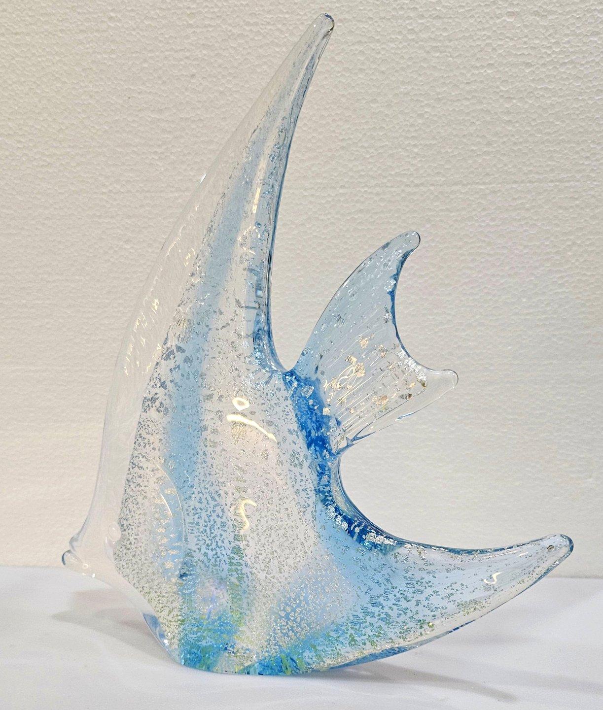 XX secolo Scultura di pesce in vetro soffiato con infusione di foglie d'argento, Josef Marcolin, firmata, dieci pollici. in vendita
