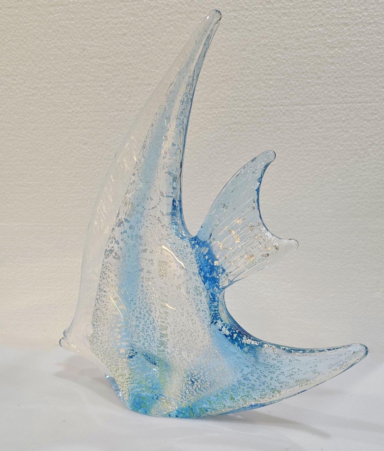 Vetro Scultura di pesce in vetro soffiato con infusione di foglie d'argento, Josef Marcolin, firmata, dieci pollici. in vendita