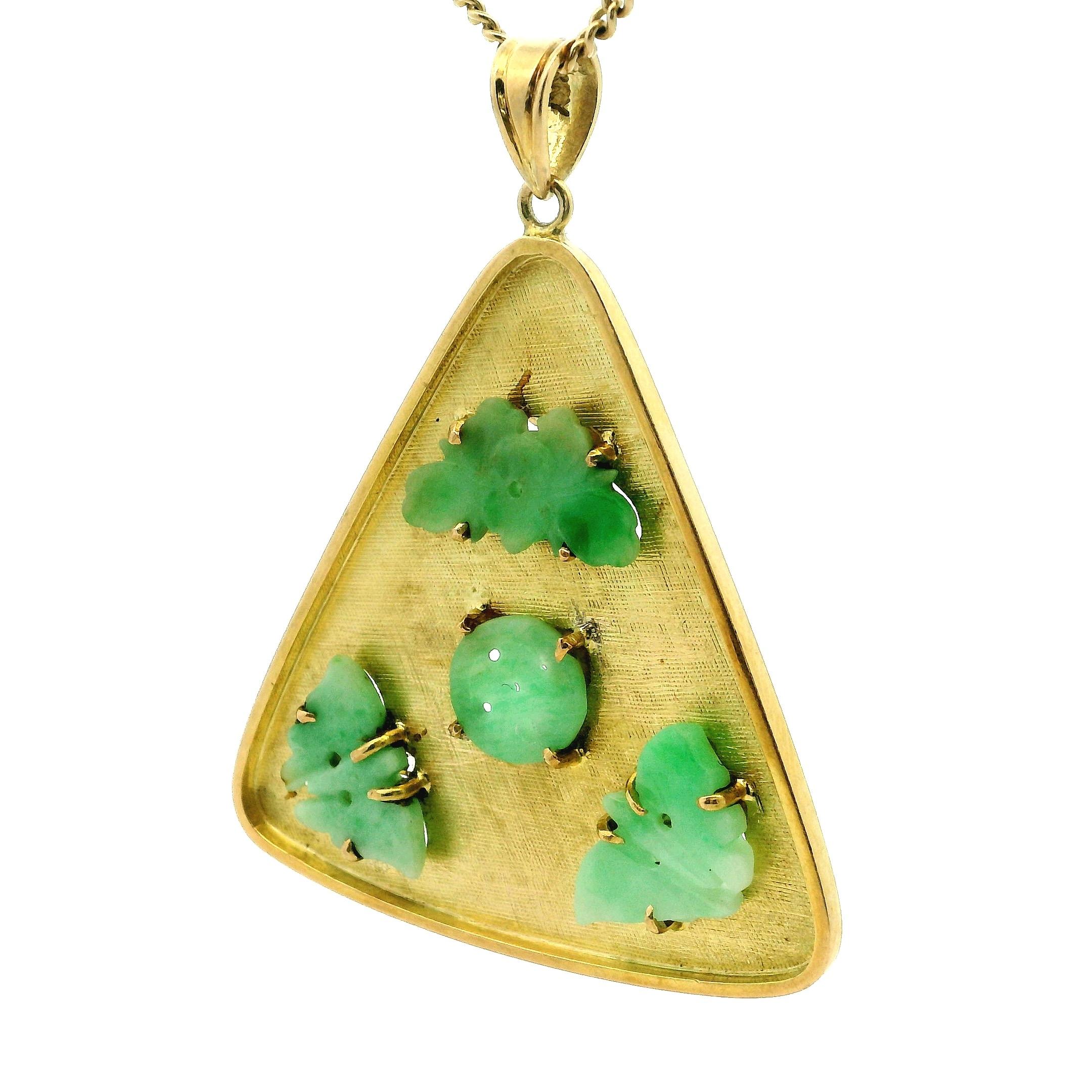 Signed Larry Mid-Century 14K Gold Carved Jade Modernist Pendant, 585 Hallmark For Sale 2