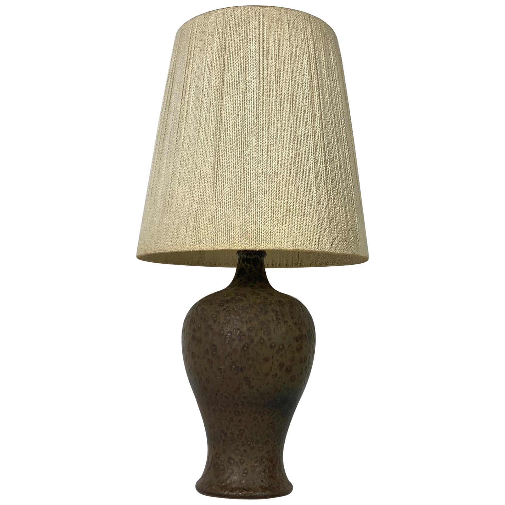 Lampe en céramique à glaçage texturé signée Lee Rosen Design Technics avec abat-jour original en vente