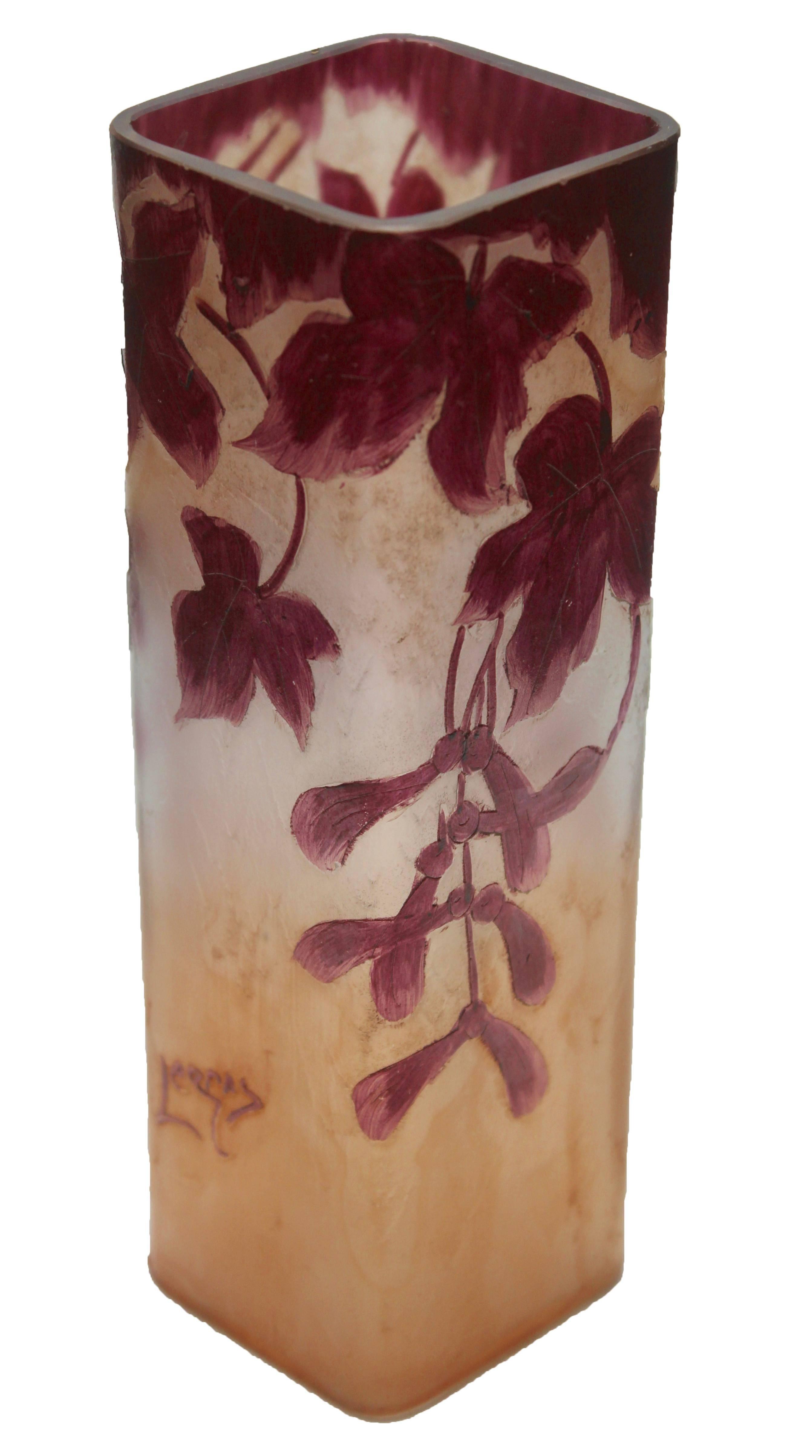 Verre Vase en verre signé Legras:: série Rubis:: 1900-1914
