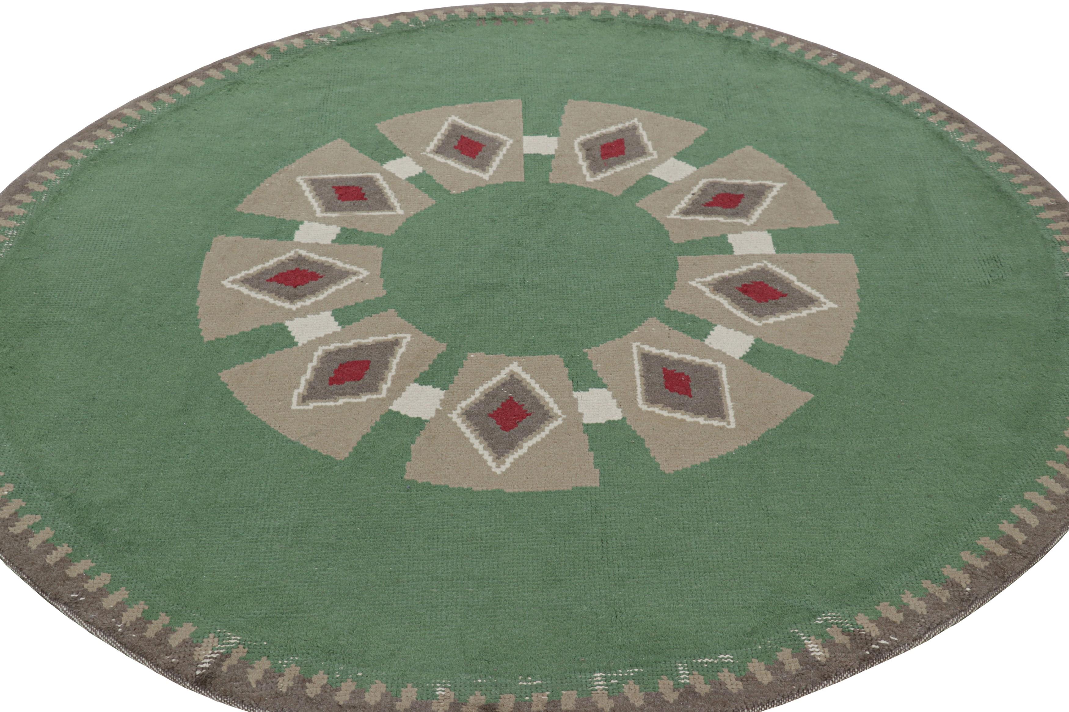 Signed Leleu Vintage French Art Deco Circle Rug with Medallion - Rug & Kilim In Good Condition For Sale In Long Island City, NY