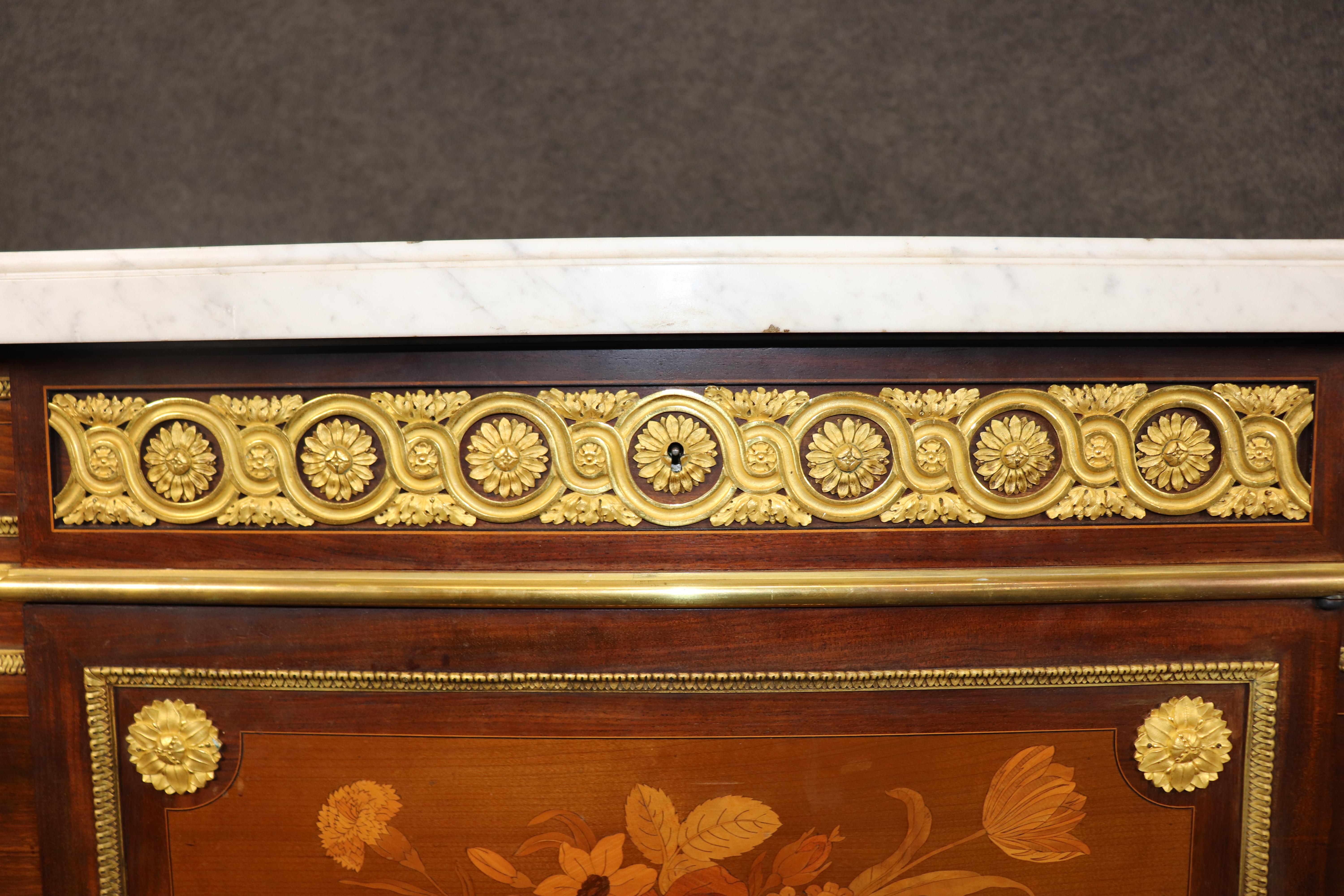 Firmato Lexcellent Superb Quality Louis XV Inlaid Marble Top Commode in vendita 4