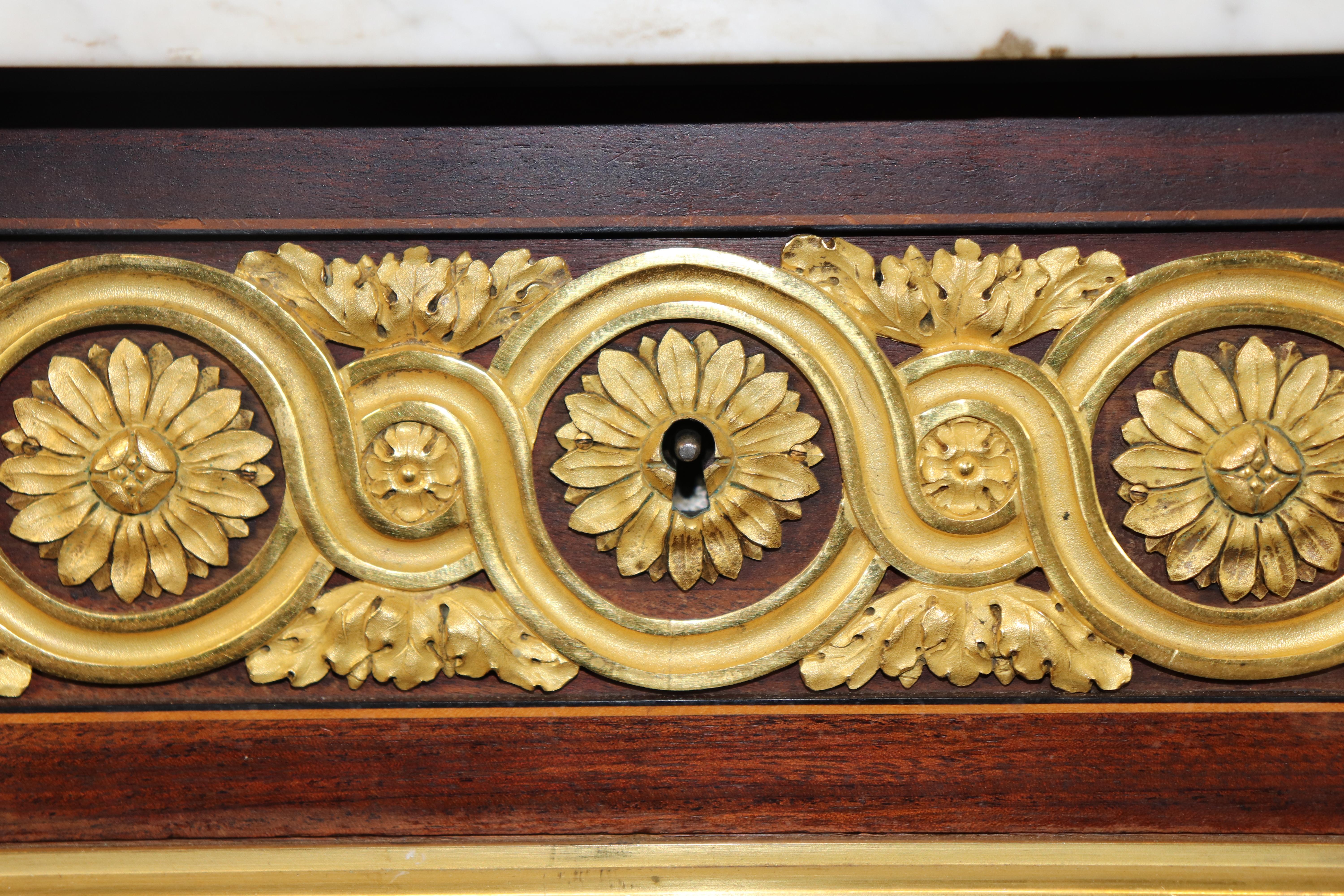 Firmato Lexcellent Superb Quality Louis XV Inlaid Marble Top Commode in vendita 5