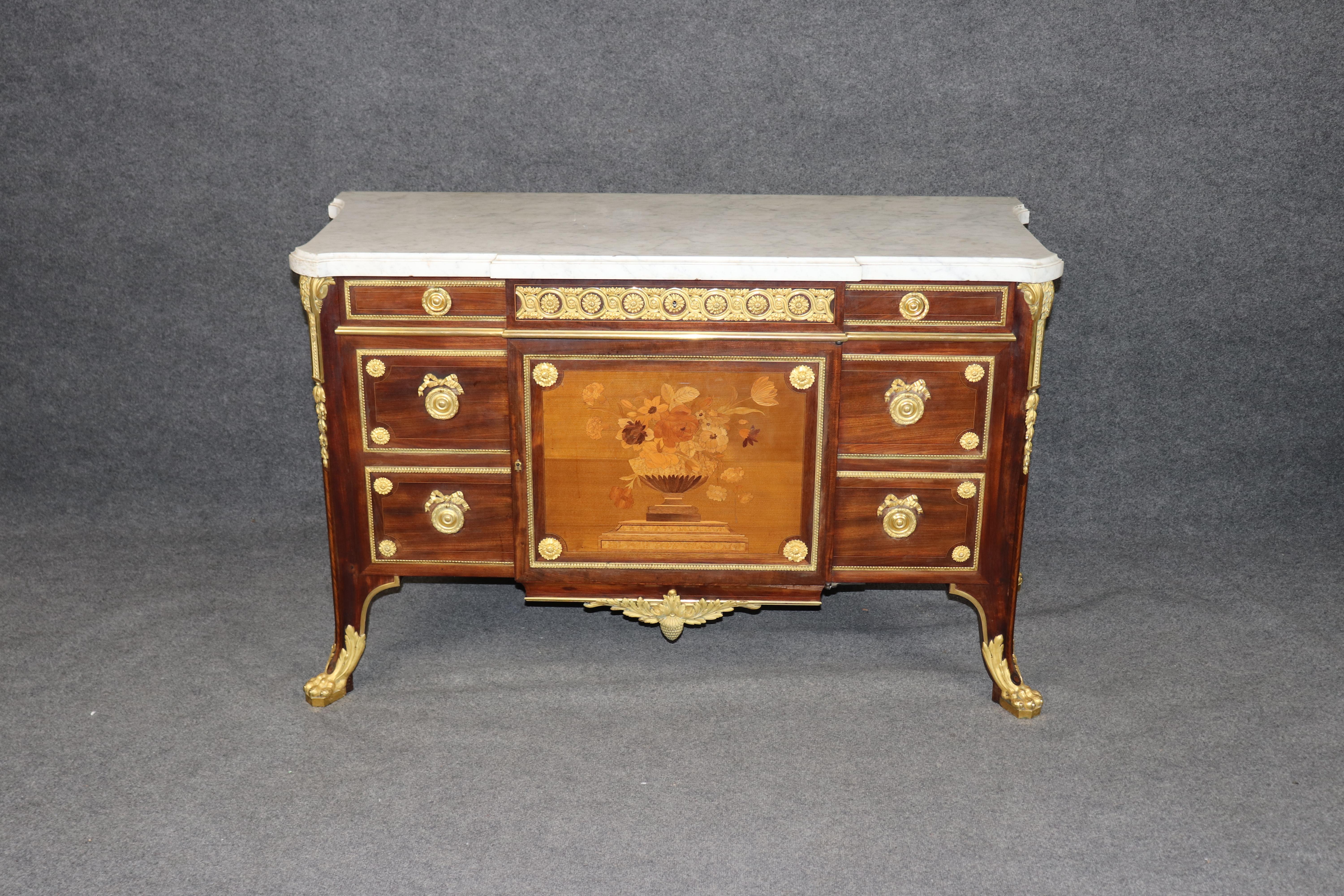 Fine XIX secolo Firmato Lexcellent Superb Quality Louis XV Inlaid Marble Top Commode in vendita