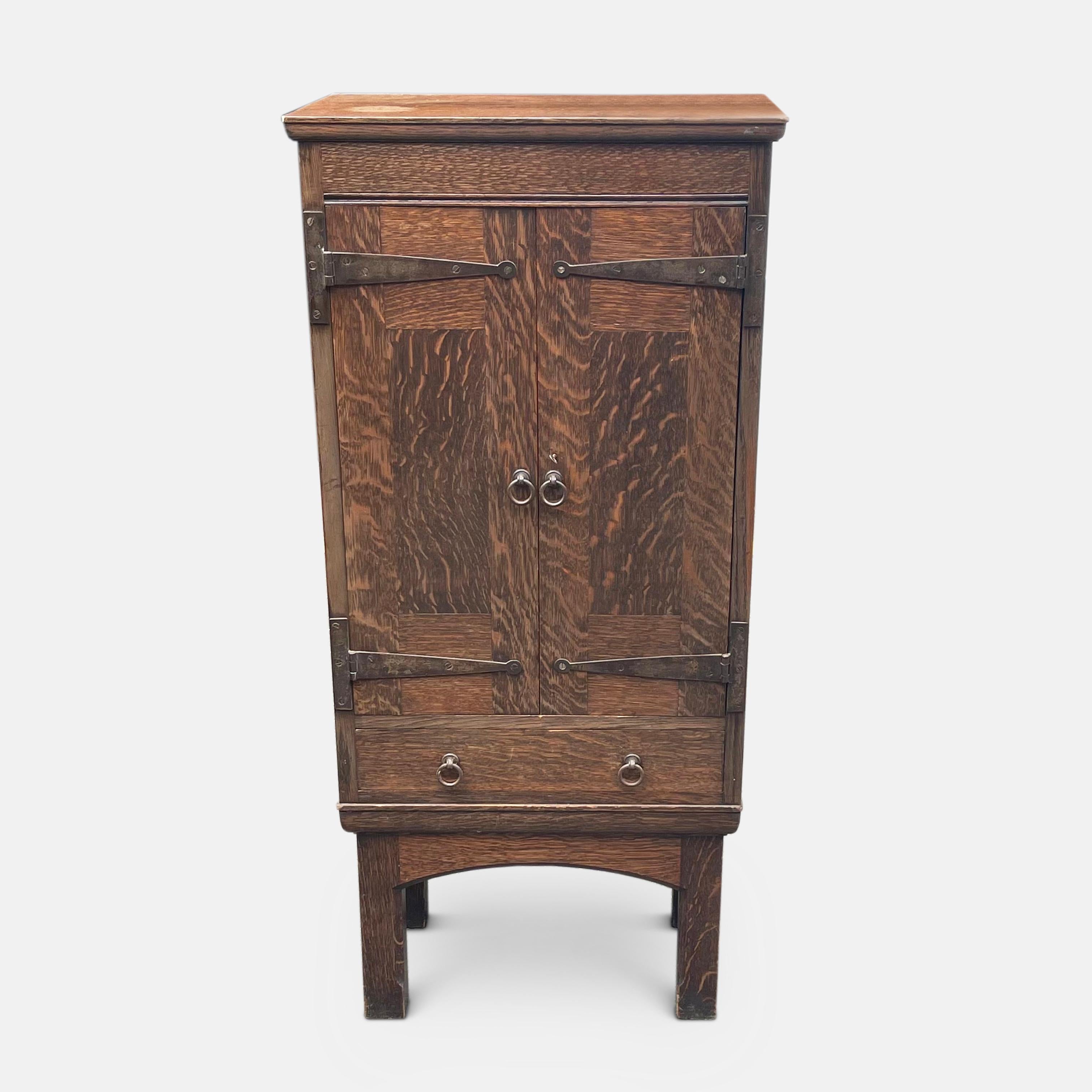 Signed Liberty & Co. Oak Arts and Crafts Cabinet In Good Condition For Sale In London, GB
