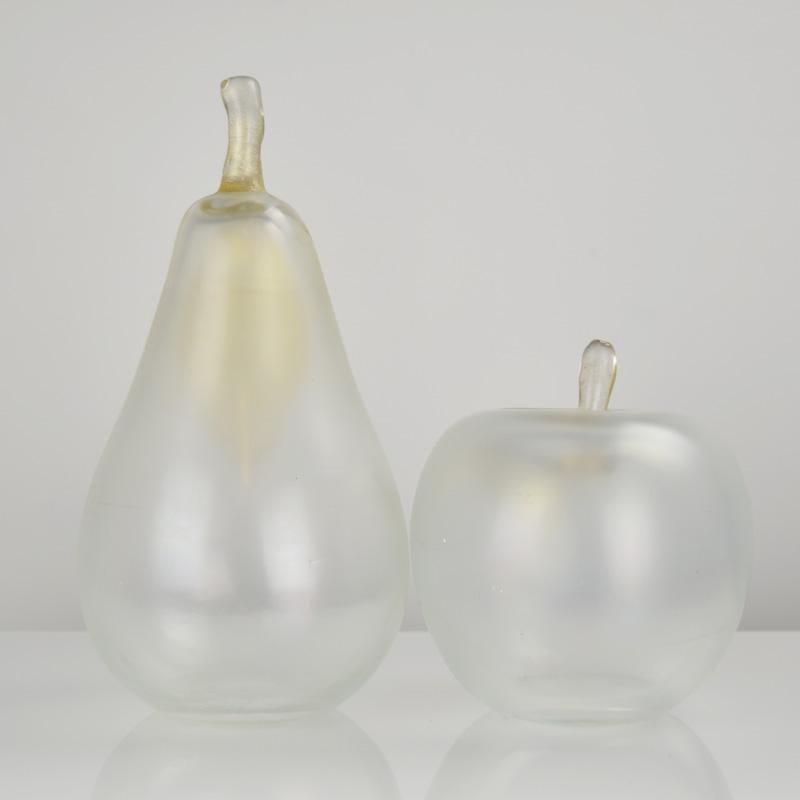 Mid-Century moderno Sculture in vetro di Murano con pera e mela firmate Livio Seguso e dorate in vendita