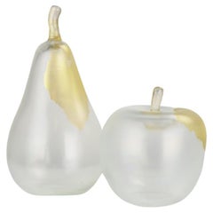 Esculturas de cristal de Murano con pera y manzana, firmadas por Livio Seguso y bañadas en oro
