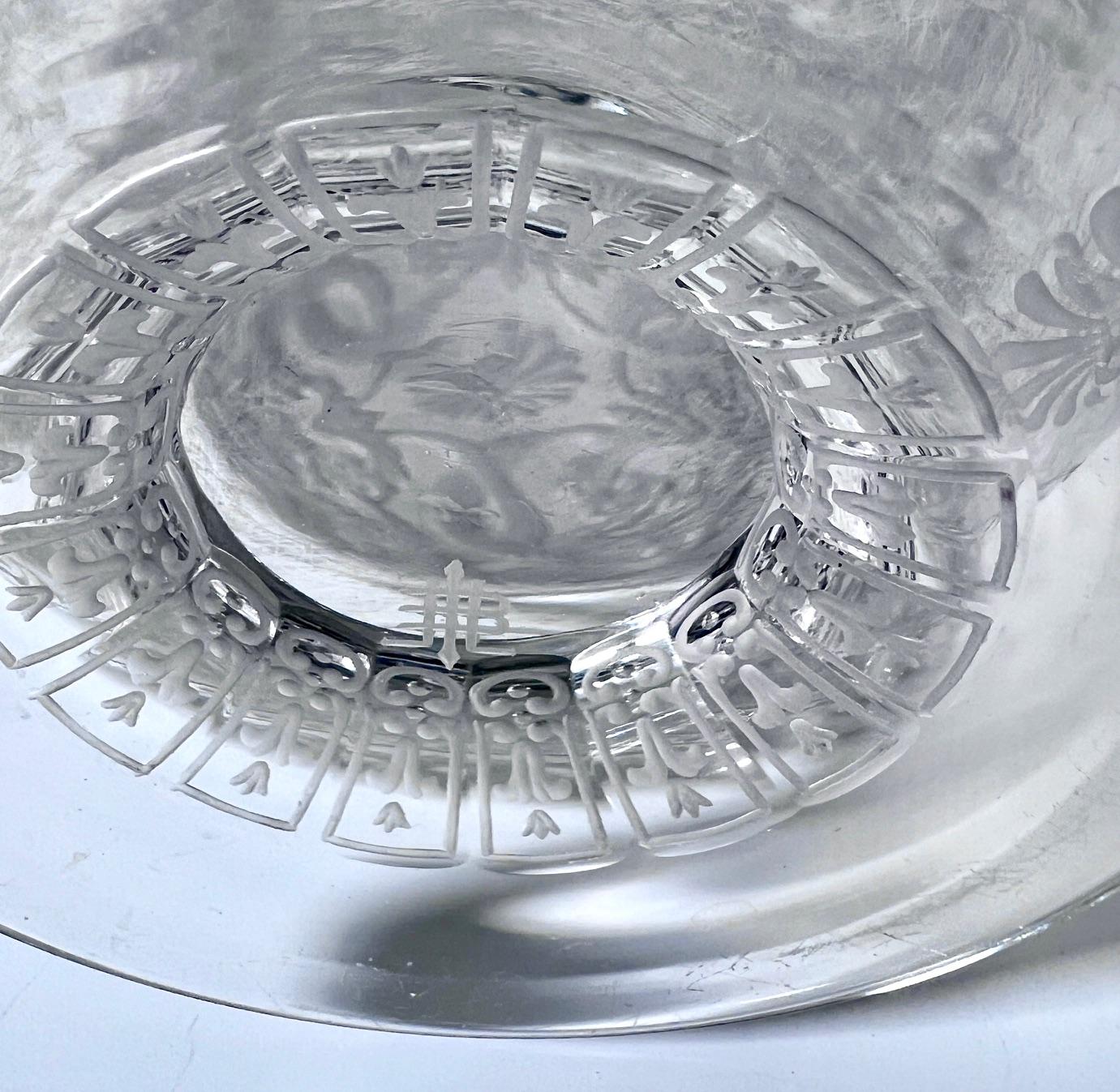 Signed Lobmeyr 19th C Hand Blown Crystal Vase W Handles & Intricate Engraving Excellent état - En vente à Great Barrington, MA