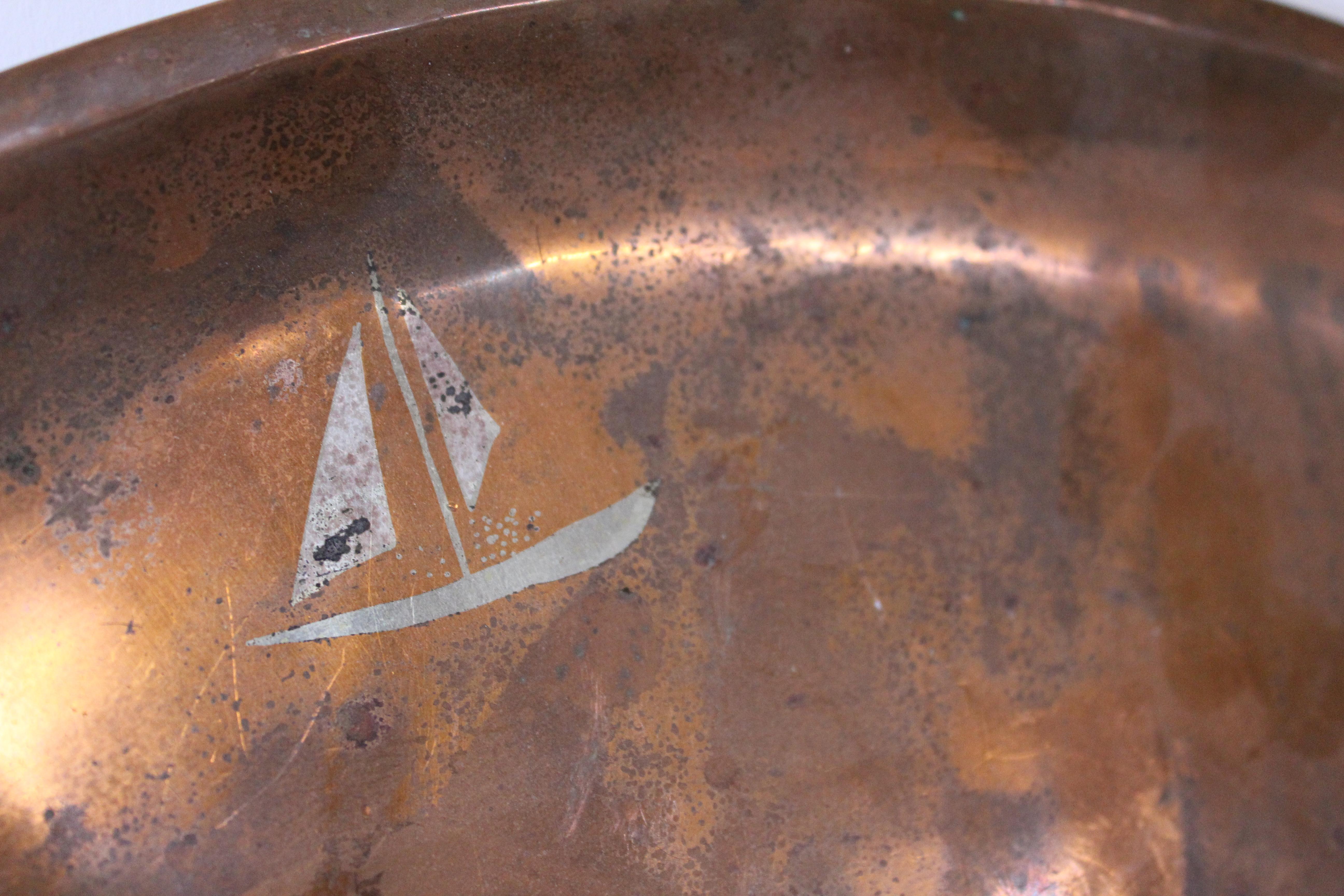 Signed Los Castillo Copper Mid-Century Serving Platter In Fair Condition For Sale In Geneva, IL