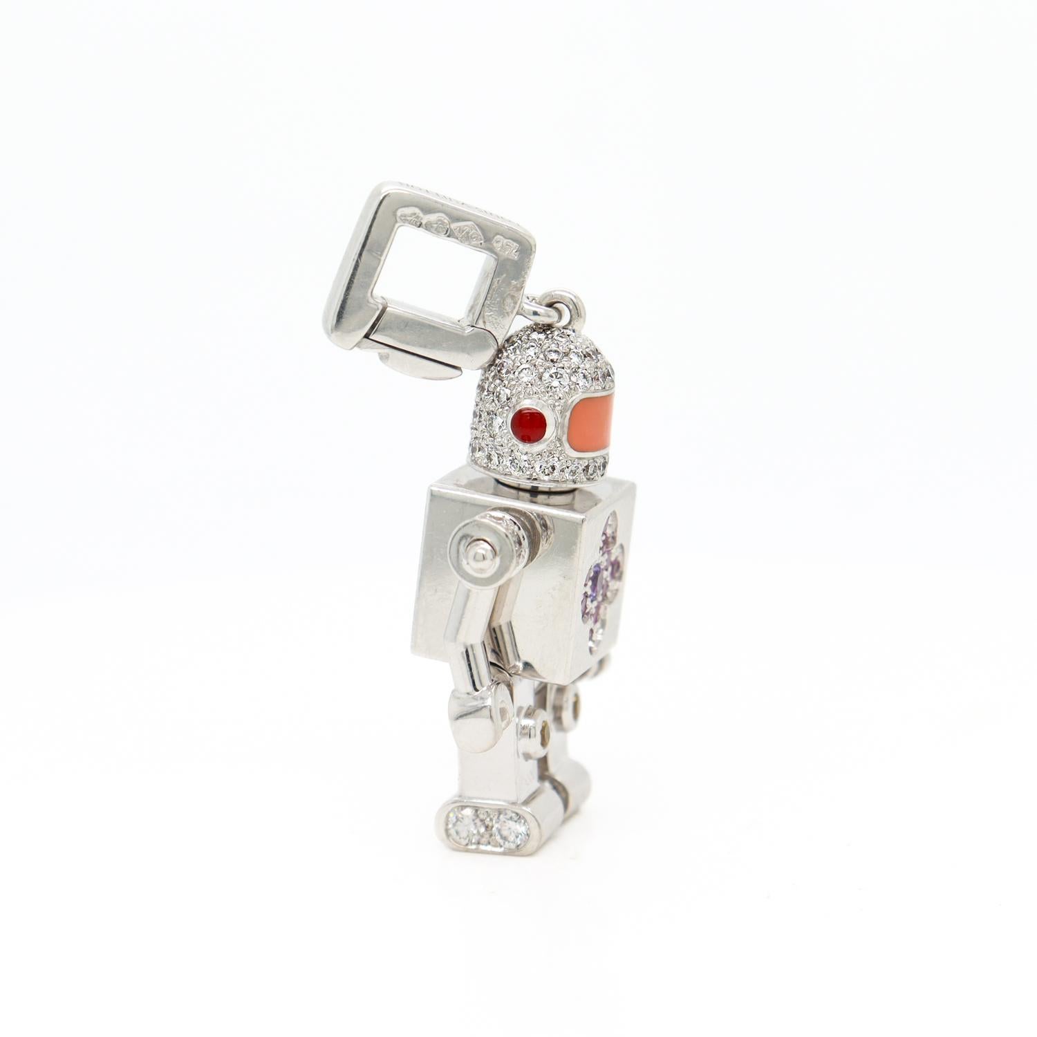 Louis Vuitton, collier pendentif Spaceman Robot en or blanc 18 carats et pierres précieuses en vente 6