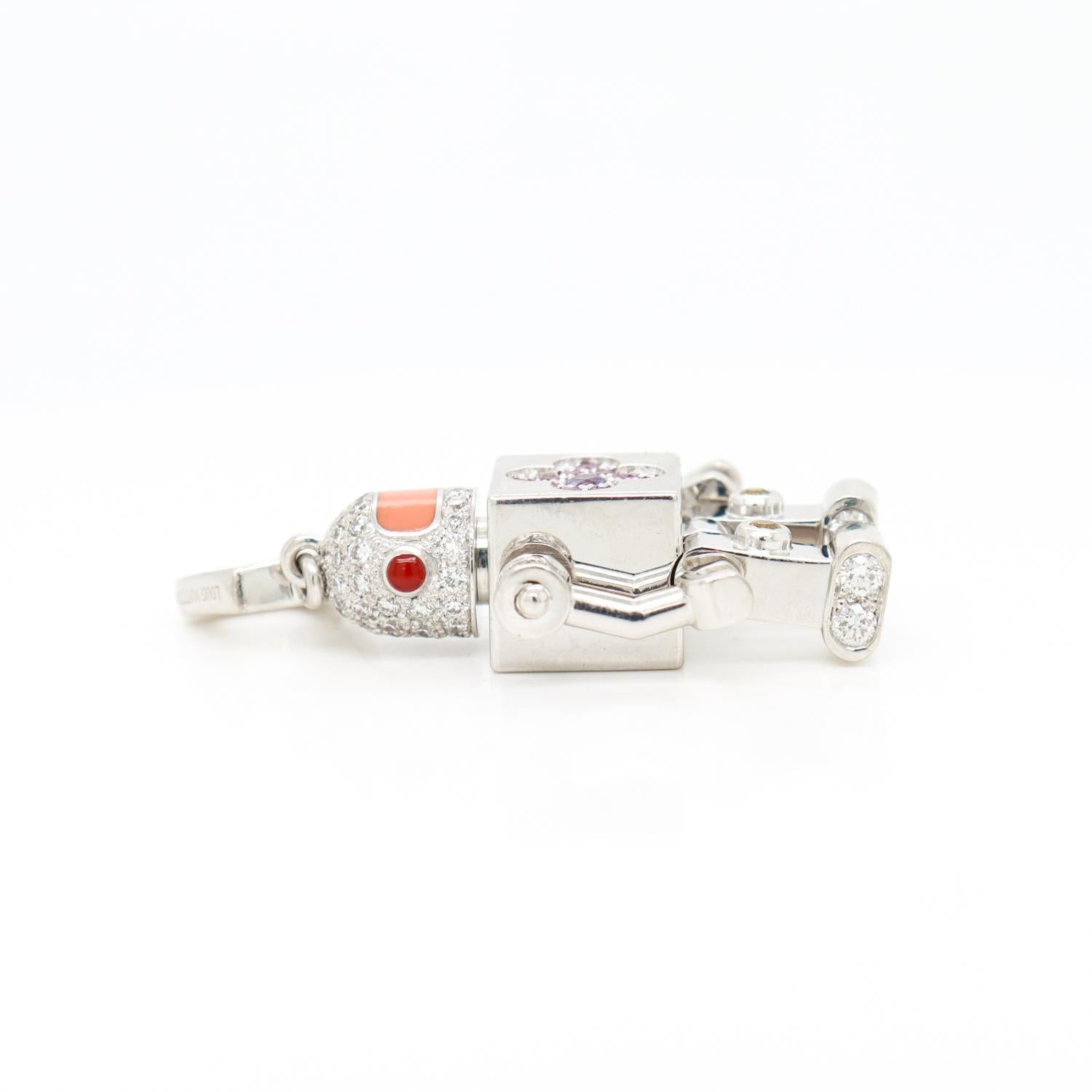 Louis Vuitton, collier pendentif Spaceman Robot en or blanc 18 carats et pierres précieuses en vente 8