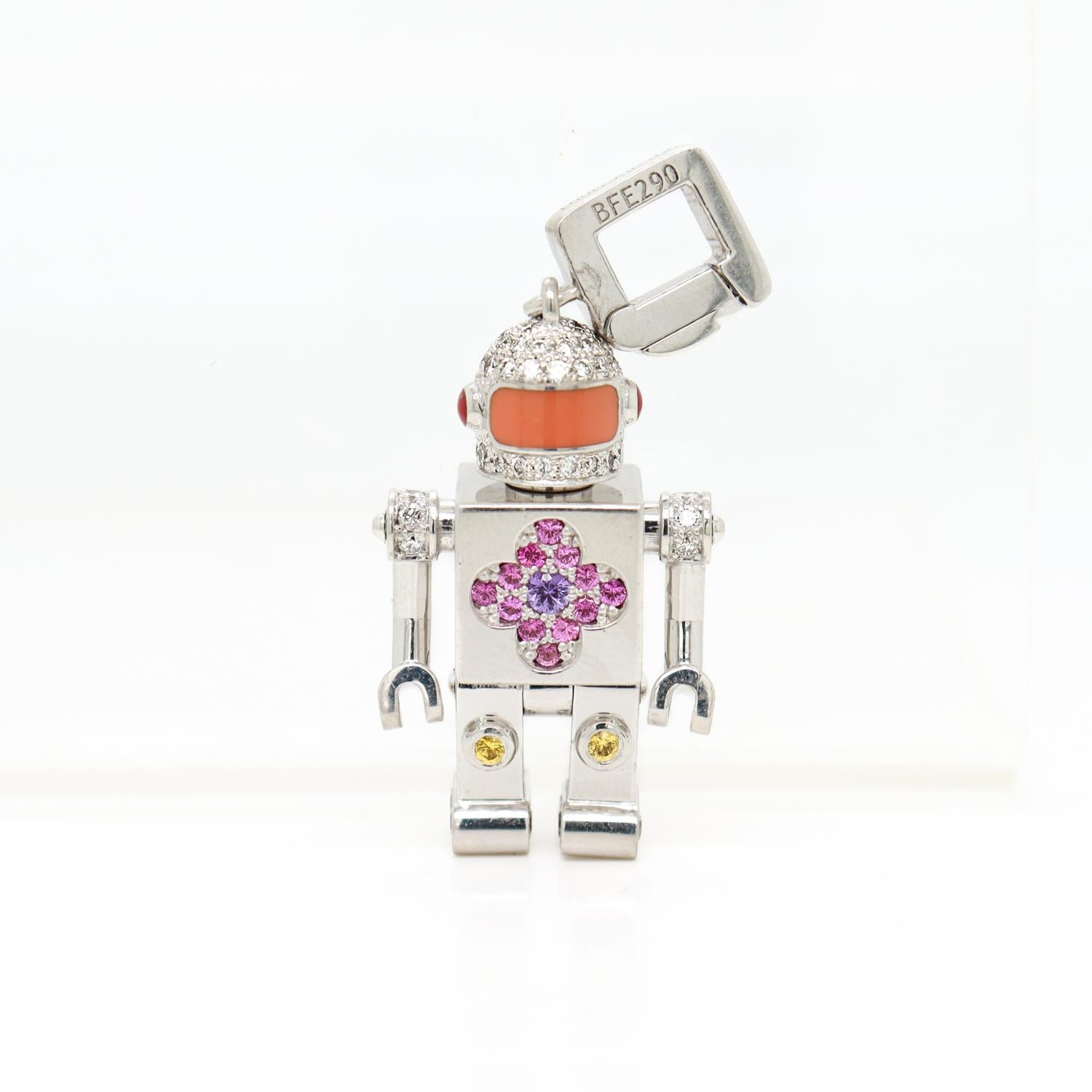 Louis Vuitton, collier pendentif Spaceman Robot en or blanc 18 carats et pierres précieuses Bon état - En vente à Philadelphia, PA