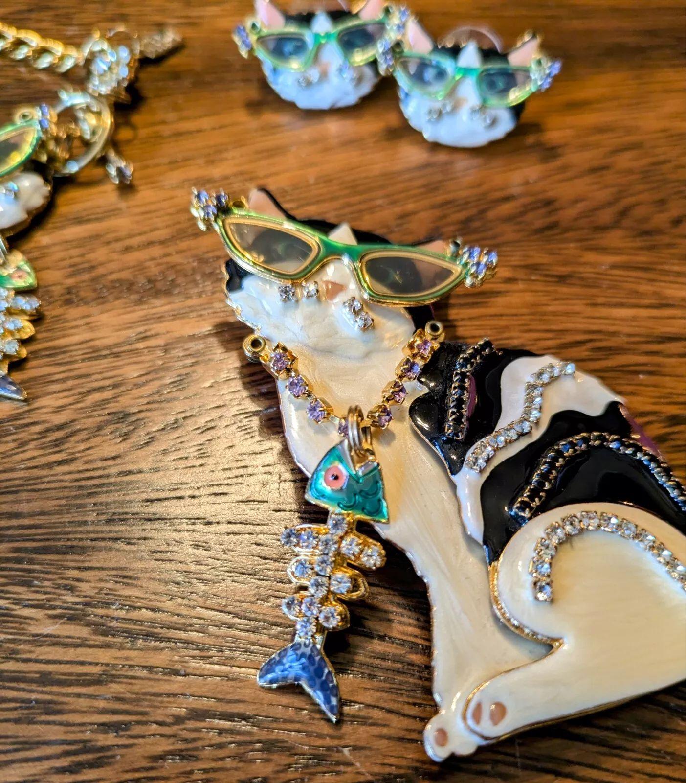 Modernist Signed LUNCH AT THE RITZ Kitty Cat Brooch Pin Bracelet and Earrings Vintage Set For Sale