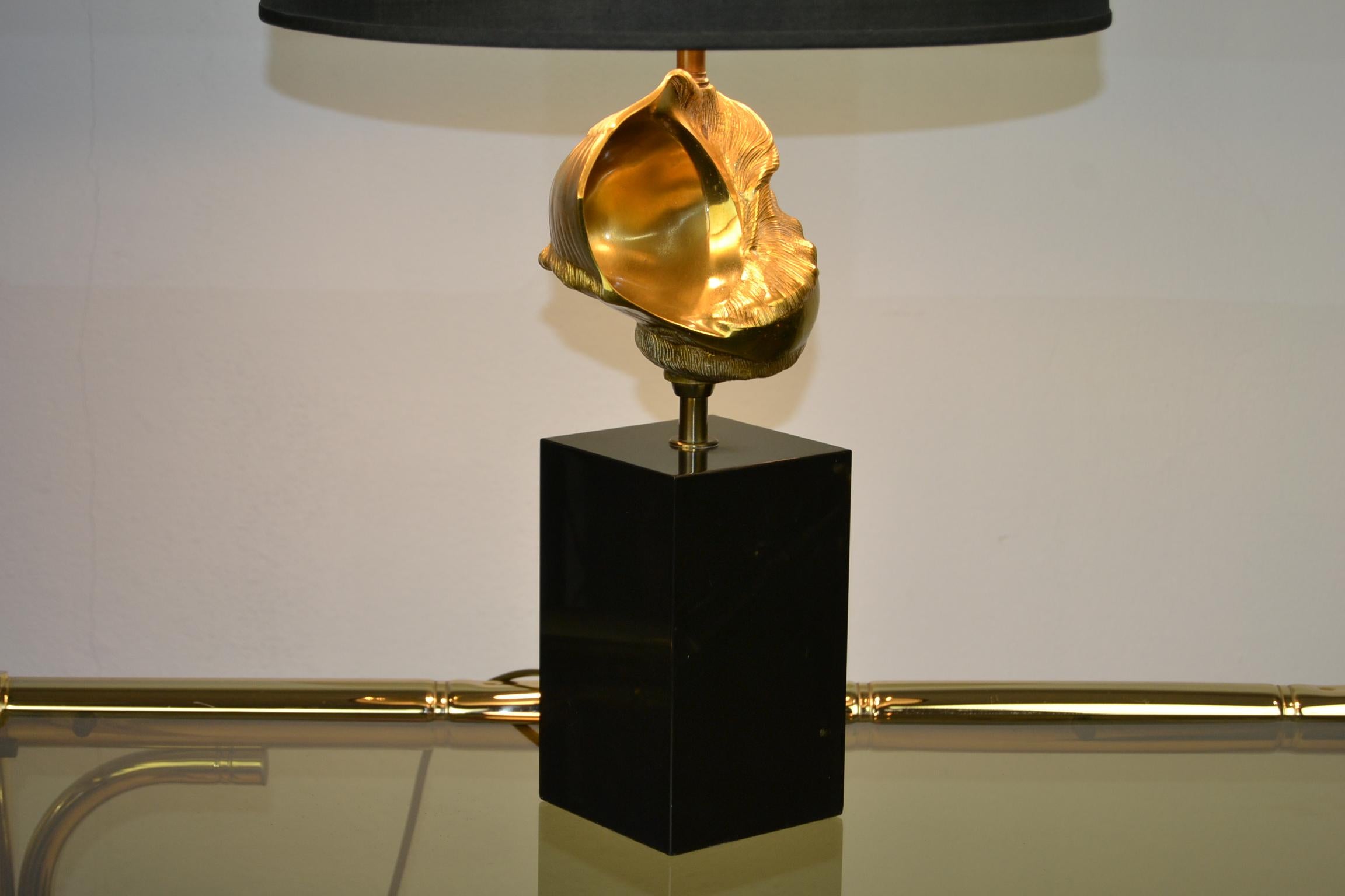 Signed Maison Charles Nautilus Shell Table Lamp, Mid-20th Century, France In Good Condition In Antwerp, BE