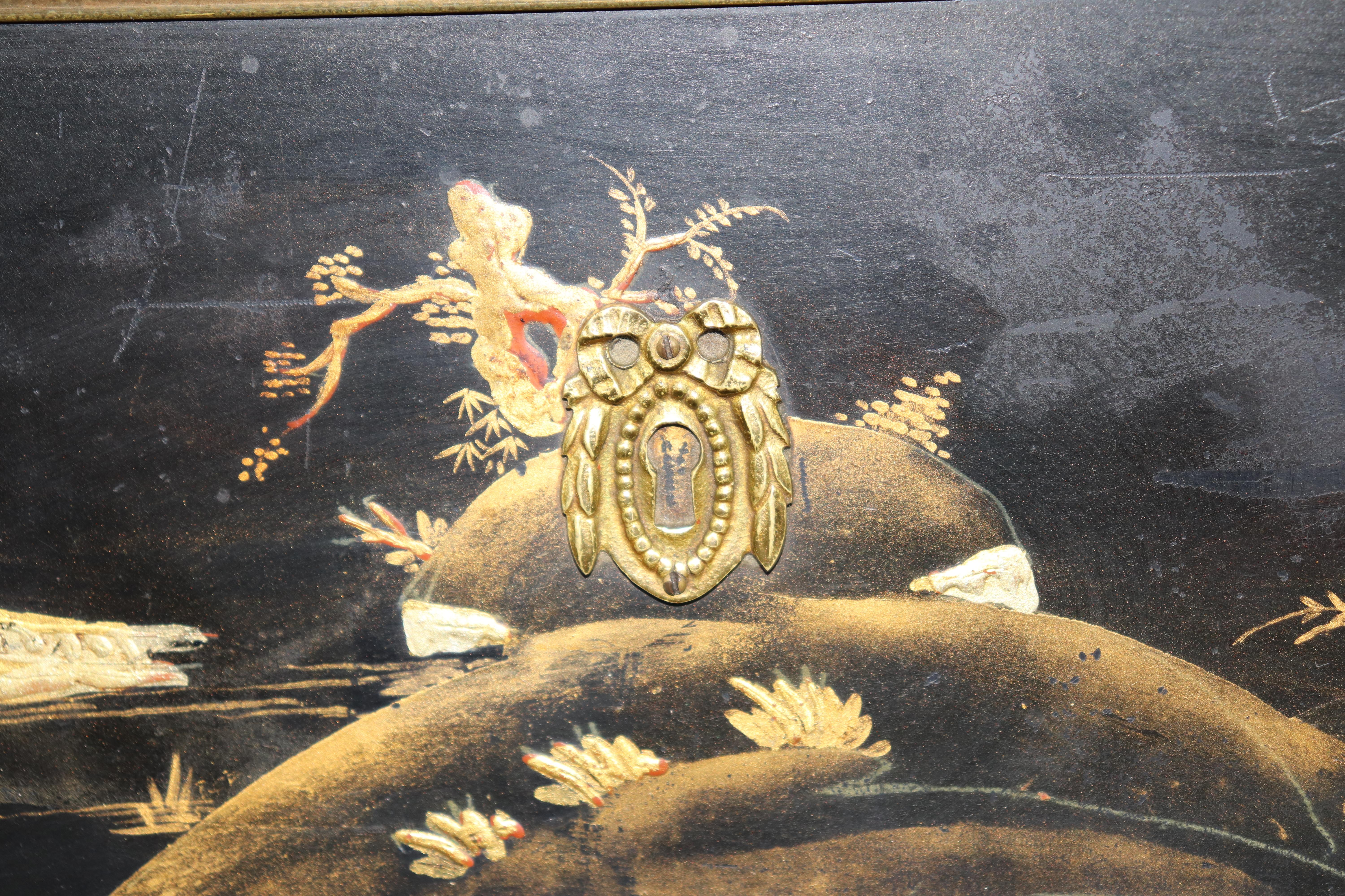 Signed Maison Jansen Brass Mounted Chinoiserie Marble Top Louis XVI Commode In condizioni buone in vendita a Swedesboro, NJ